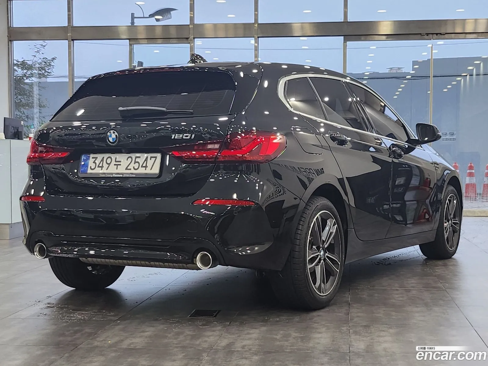 BMW 1Er 120I Sport 2023 - фотография 17959527