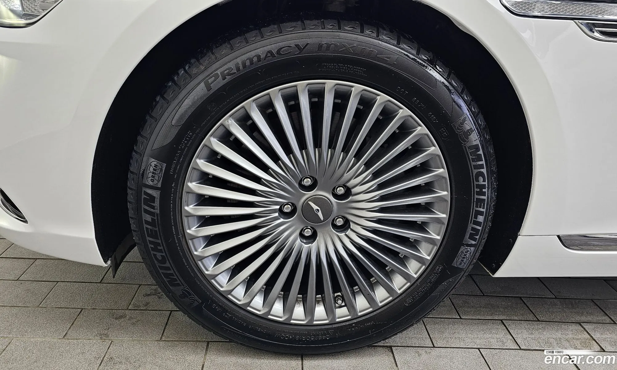 Genesis G90 I 38 2020 - фотография 573123