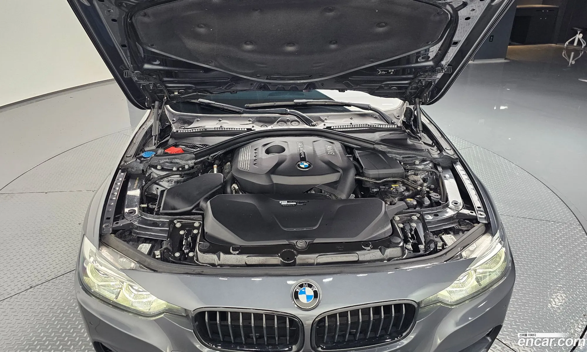 BMW 3Er 330I M Sports Shadow 2018 - фотография 17940107