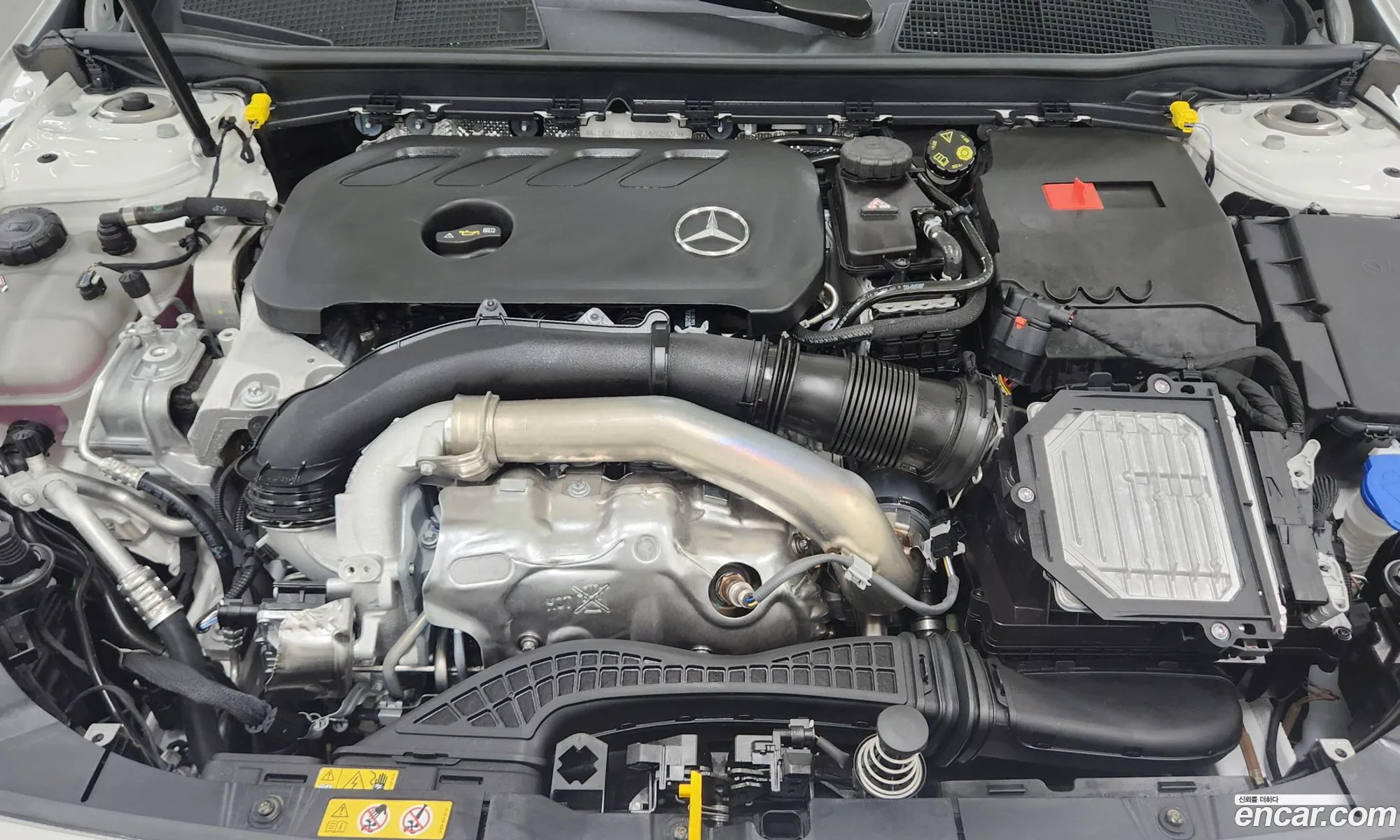 Mercedes-Benz A-Klasse A220 Hatchback 2024 - фотография 17152095