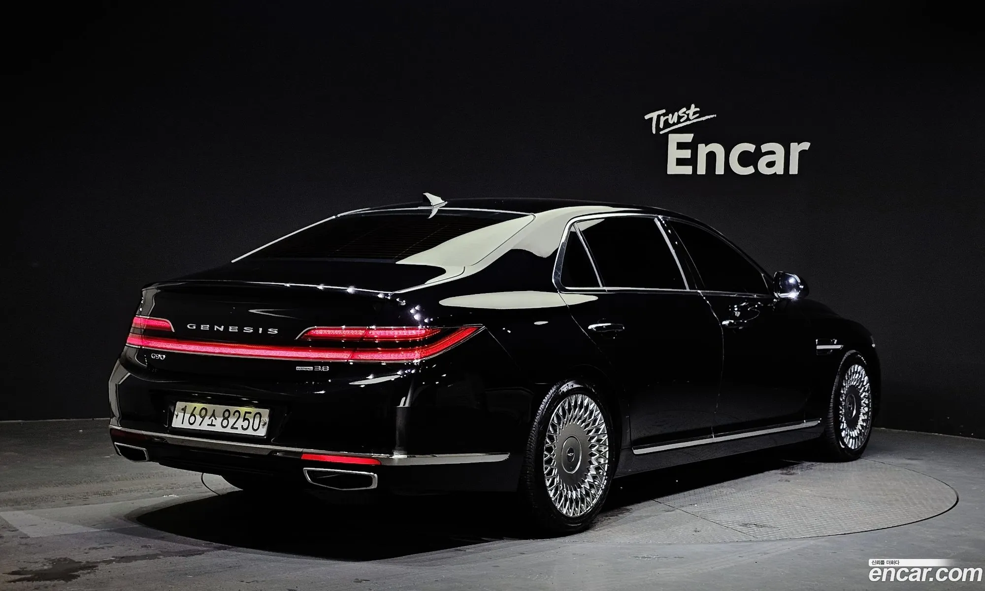 Genesis G90 I 38 Awd 2019 - фотография 610987