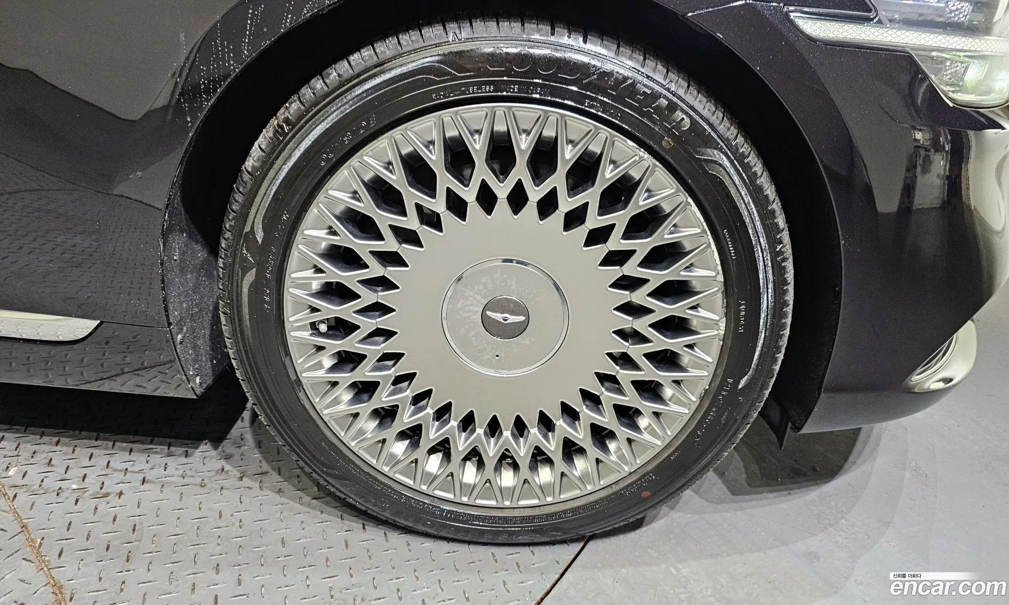 Genesis G90 I 38 Awd 2019 - фотография 610990