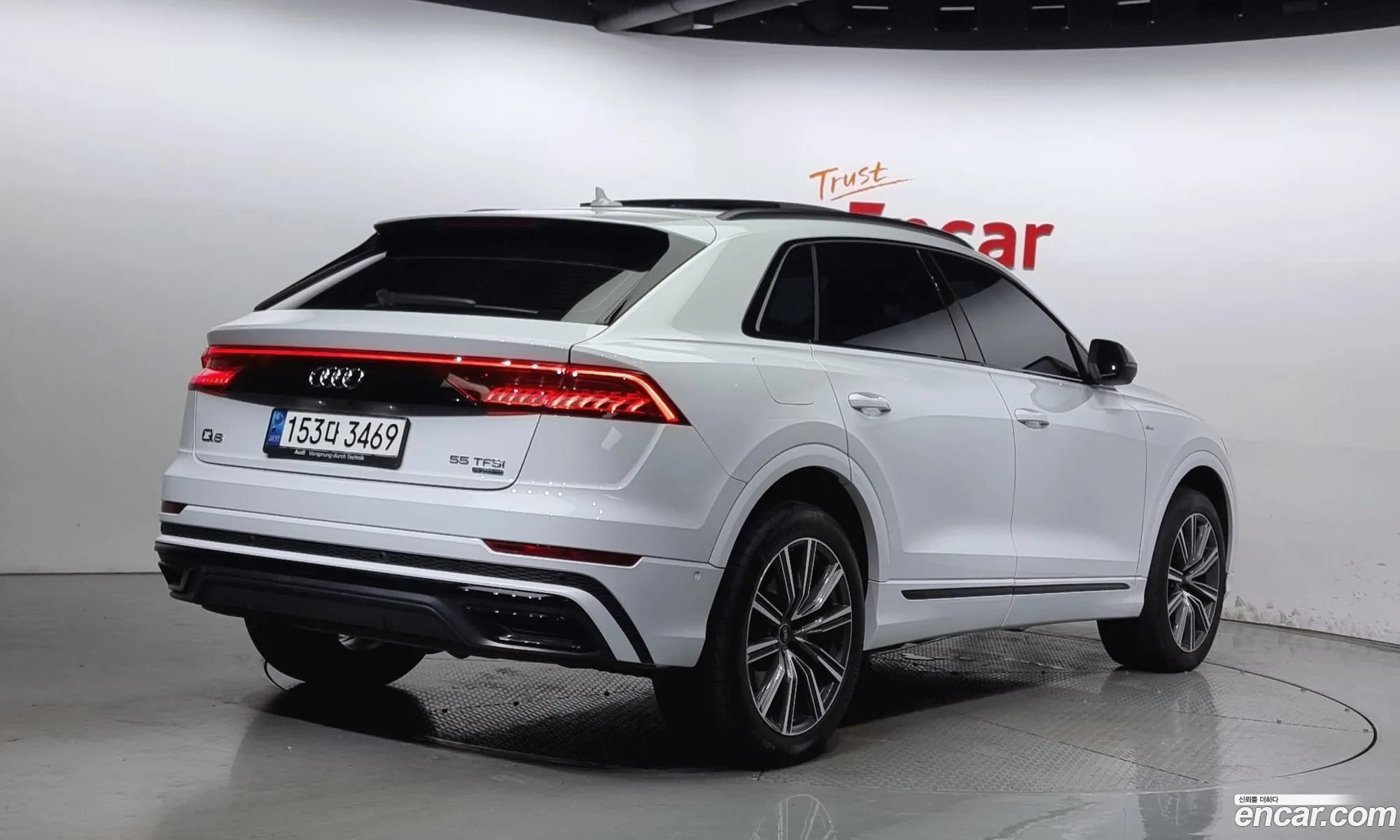 Audi Q8 I 55 Tfsi Quattro Premium 2021 - фотография 6685327