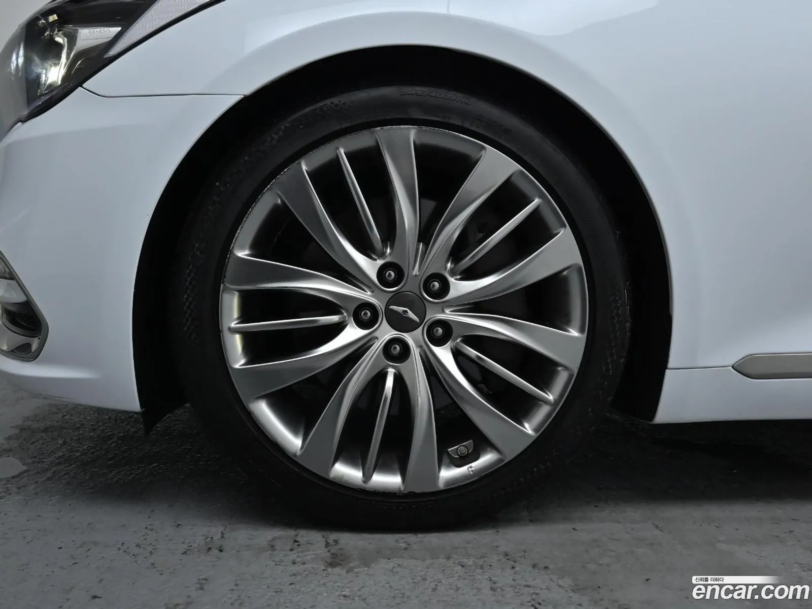Genesis G80 I 22D Awd 2018 - фотография 610942