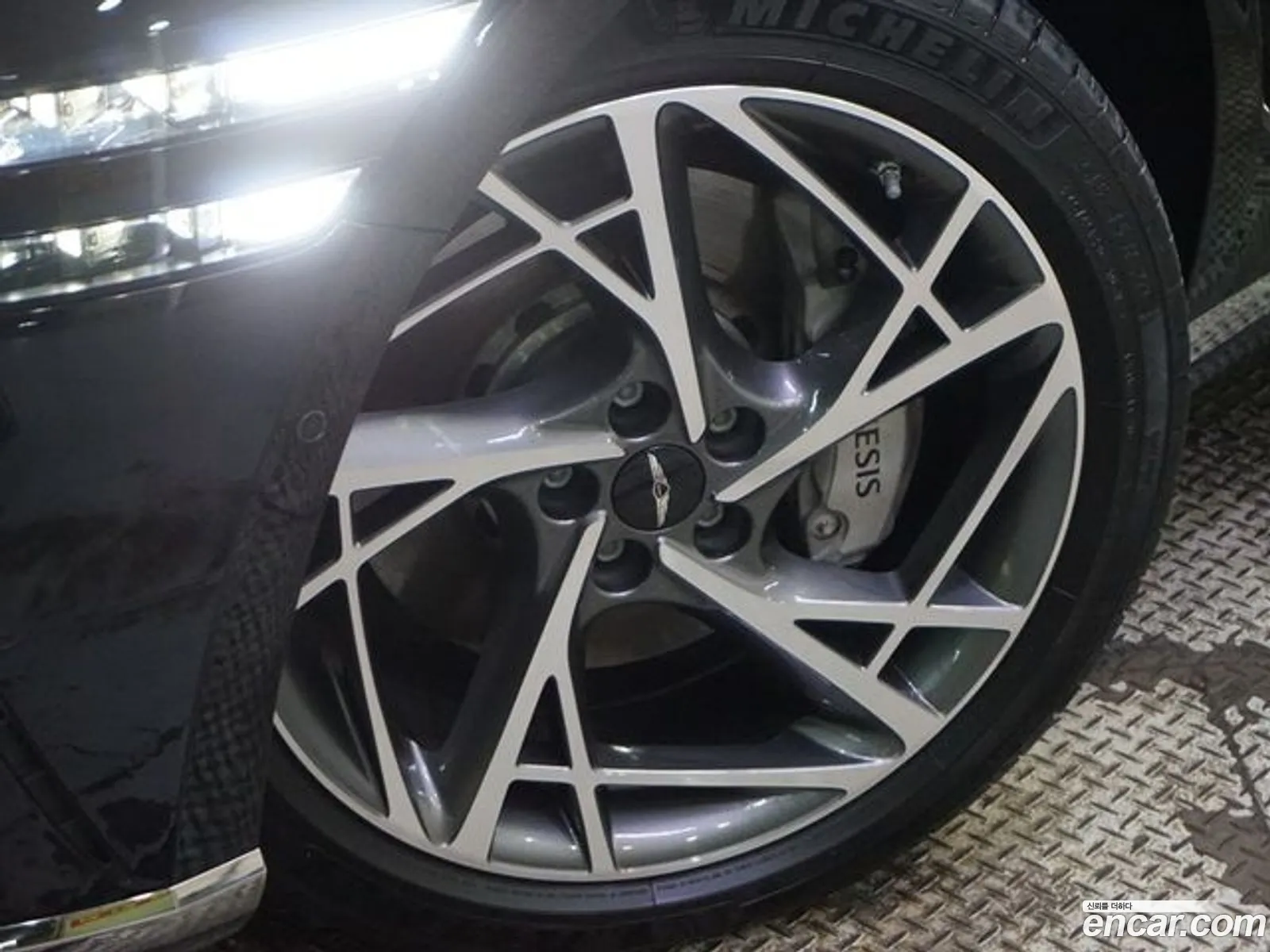 Genesis G90 Gasoline 35 Turbo Awd 2023 - фотография 583562