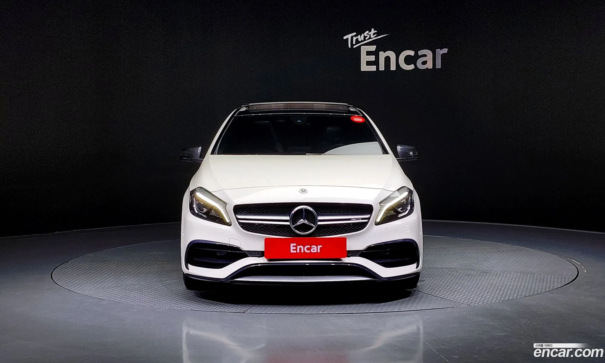 Mercedes-Benz A-Klasse A45 Amg 4Matic 2018 - фотография 16704893