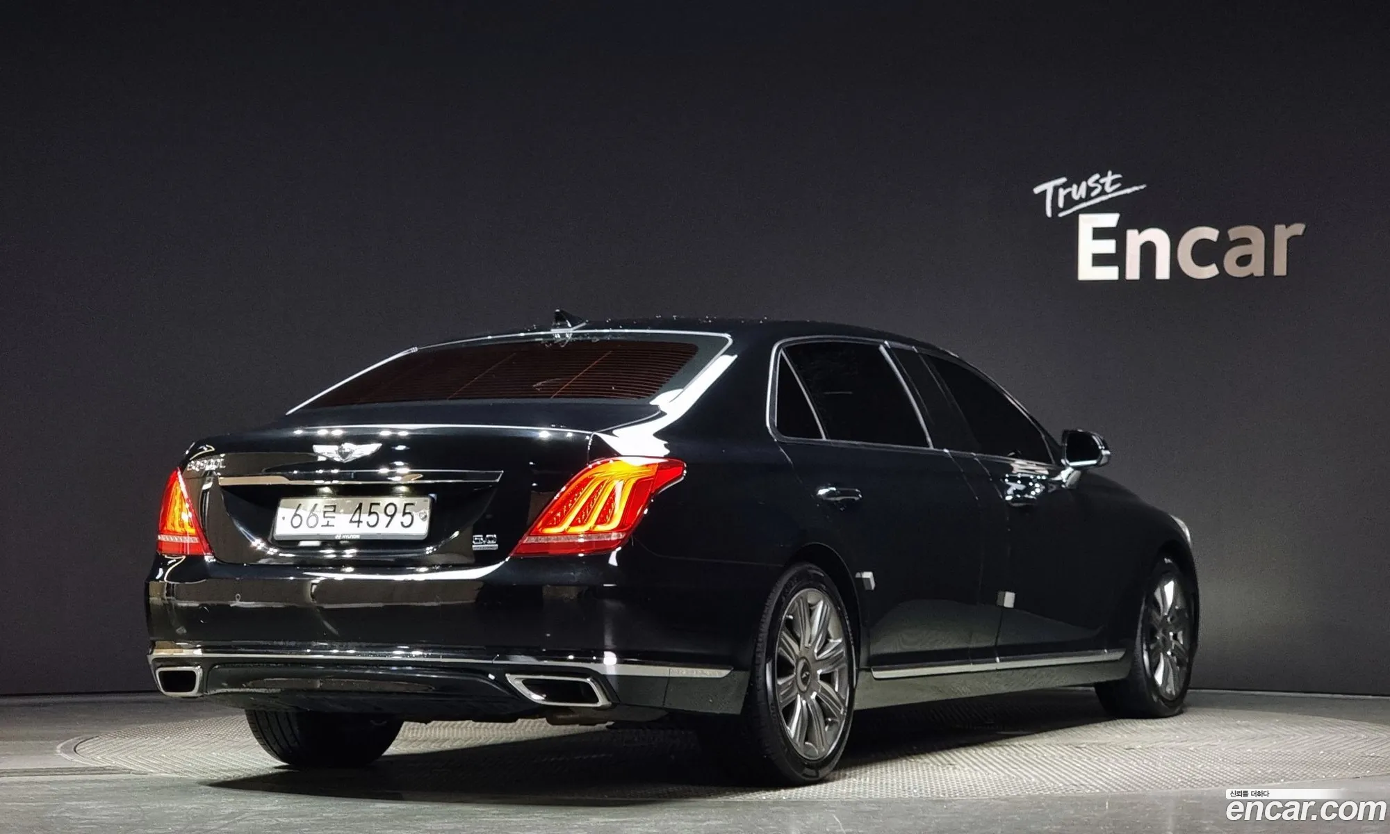 Genesis G90 I 50 Gdi Awd Limousine 2016 - фотография 600741