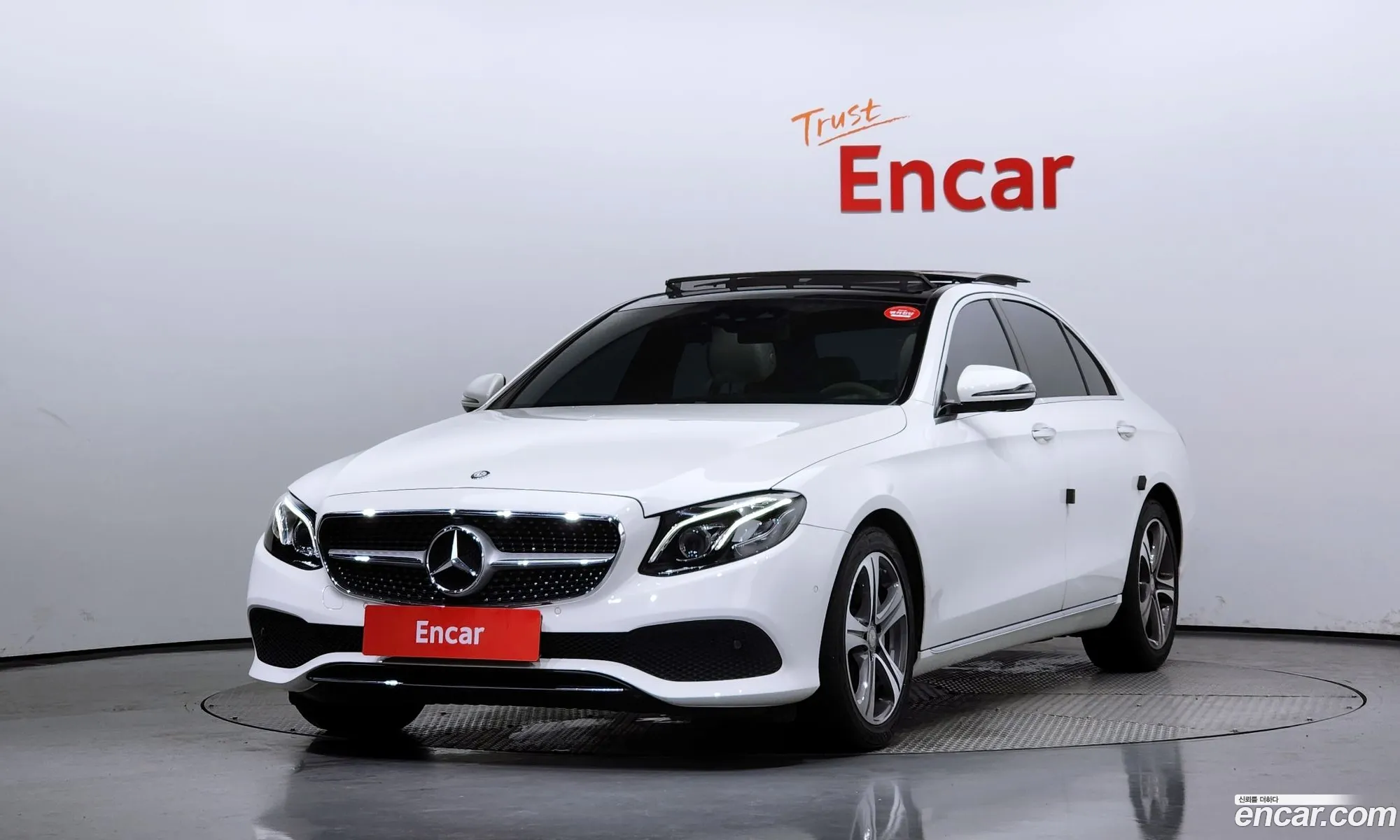Mercedes-Benz E-Klasse E300 4Matic Avant Garde 2017 - фотография 15689077