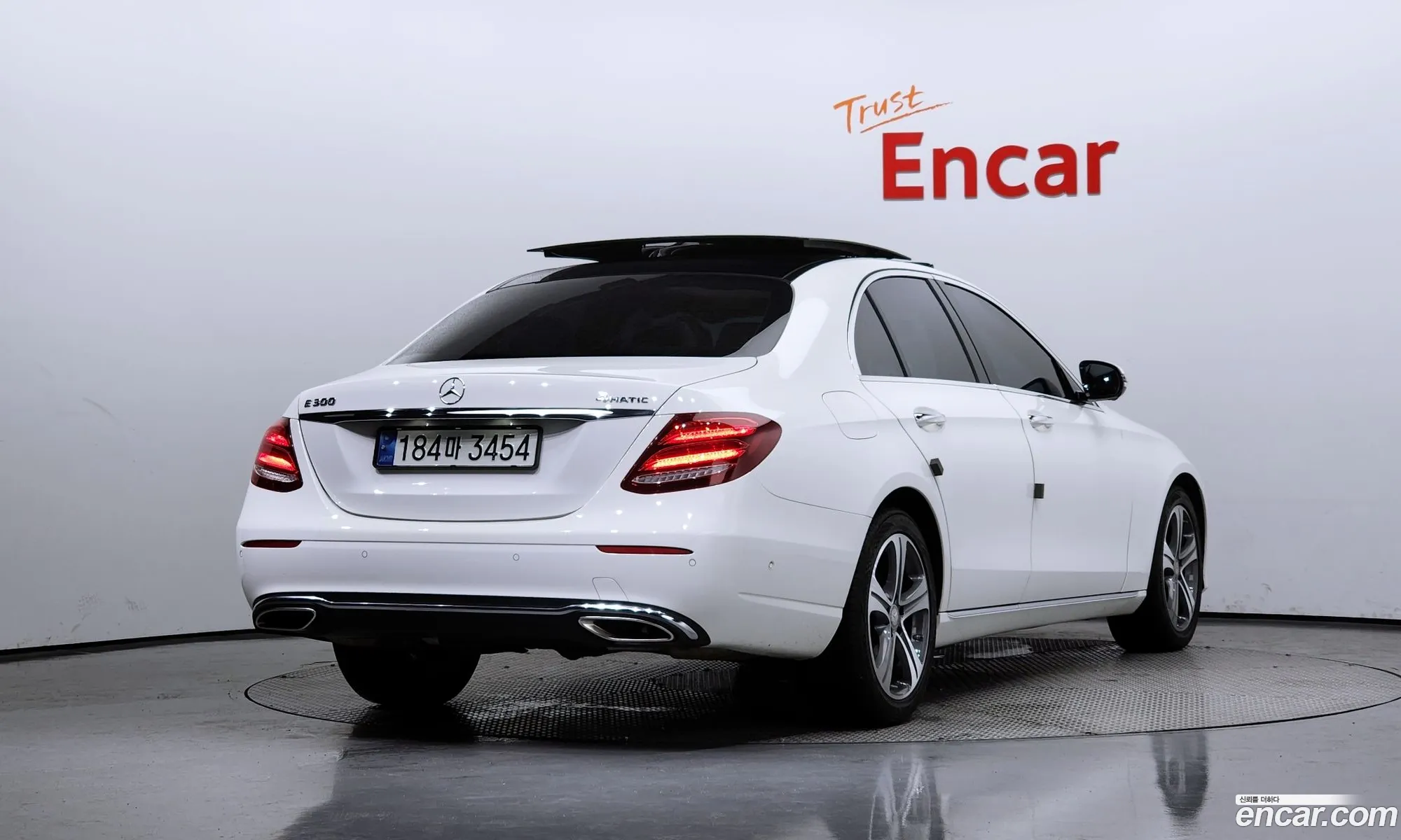 Mercedes-Benz E-Klasse E300 4Matic Avant Garde 2017 - фотография 15689078