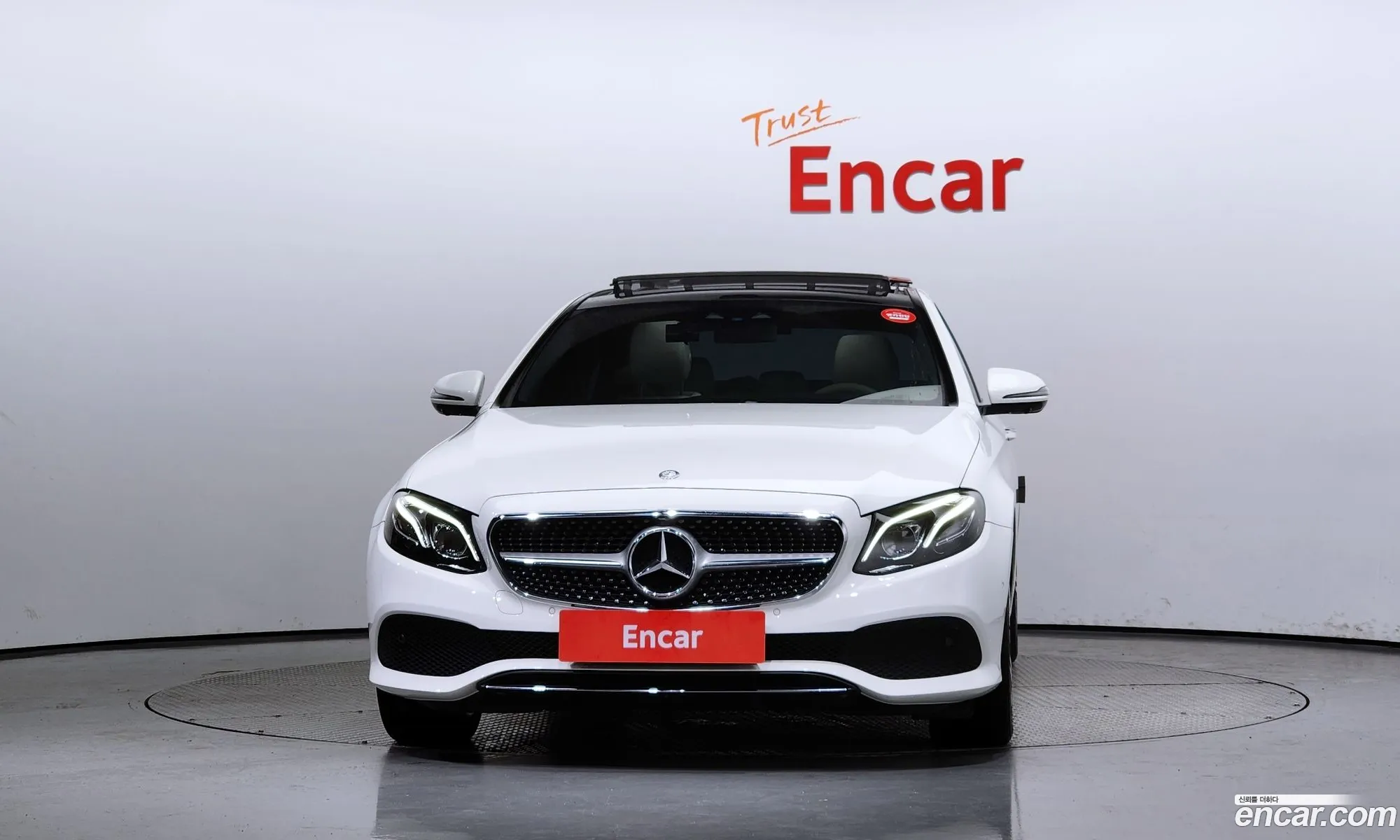 Mercedes-Benz E-Klasse E300 4Matic Avant Garde 2017 - фотография 15689079