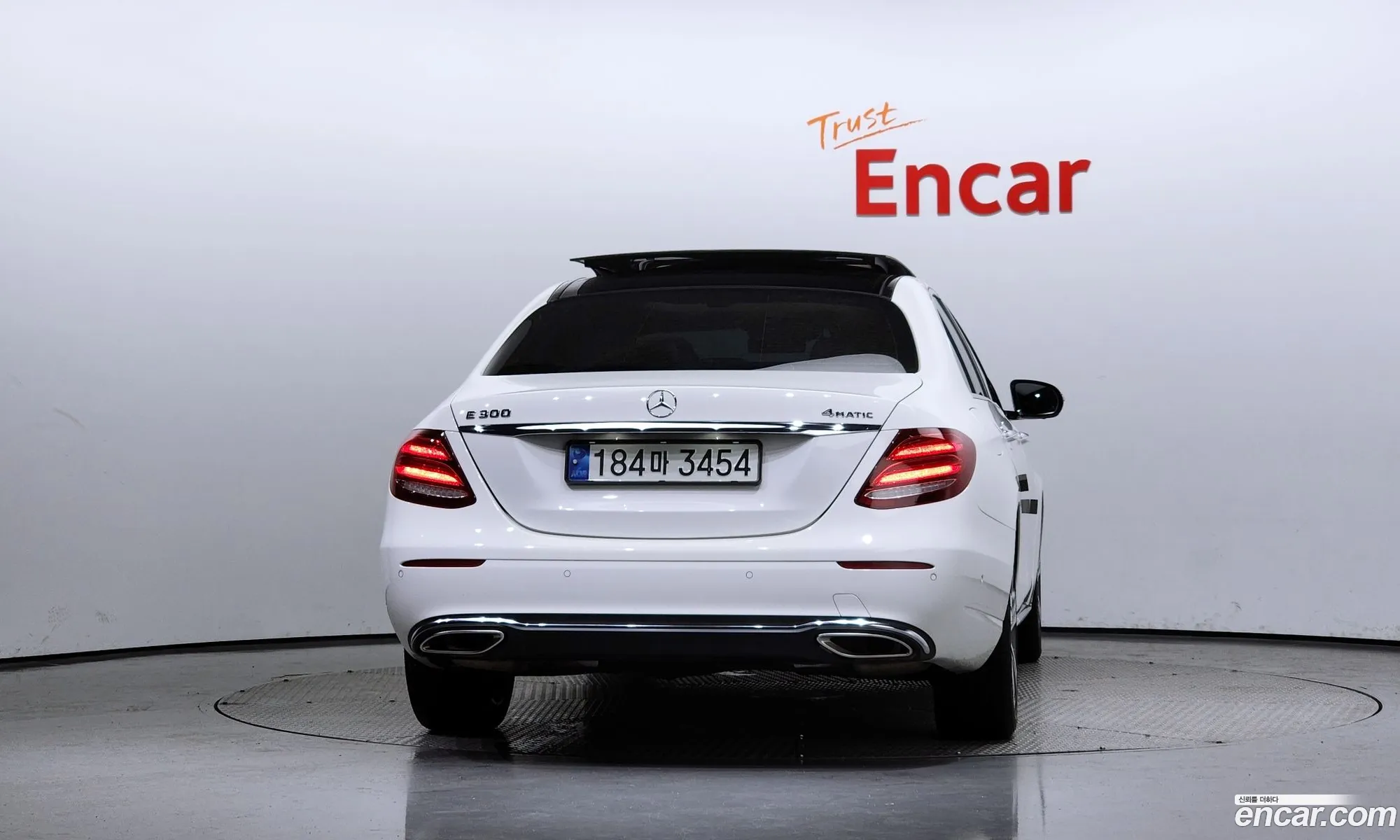 Mercedes-Benz E-Klasse E300 4Matic Avant Garde 2017 - фотография 15689080