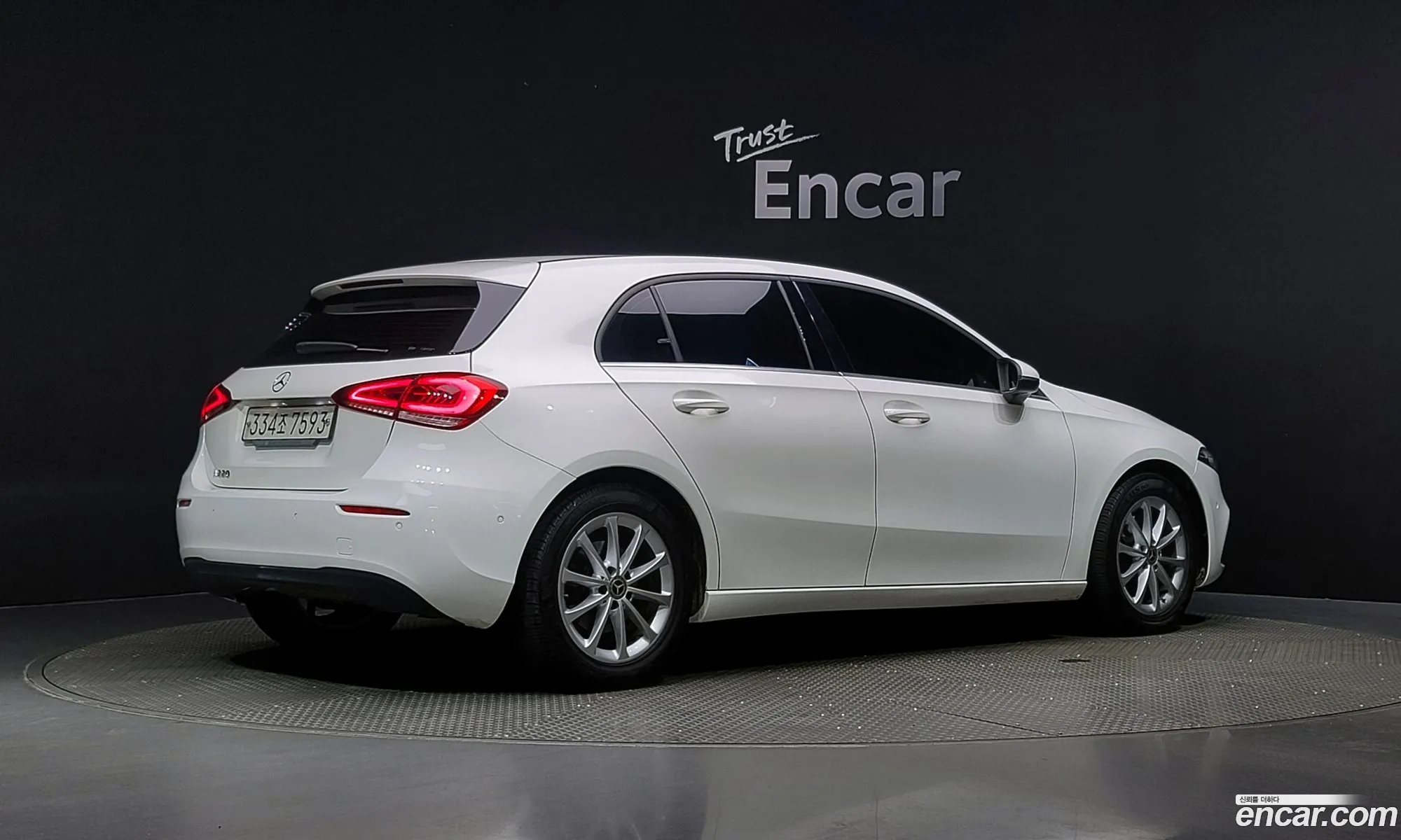 Mercedes-Benz A-Klasse Iv W177 A220 Hatchback 2019 - фотография 16269938
