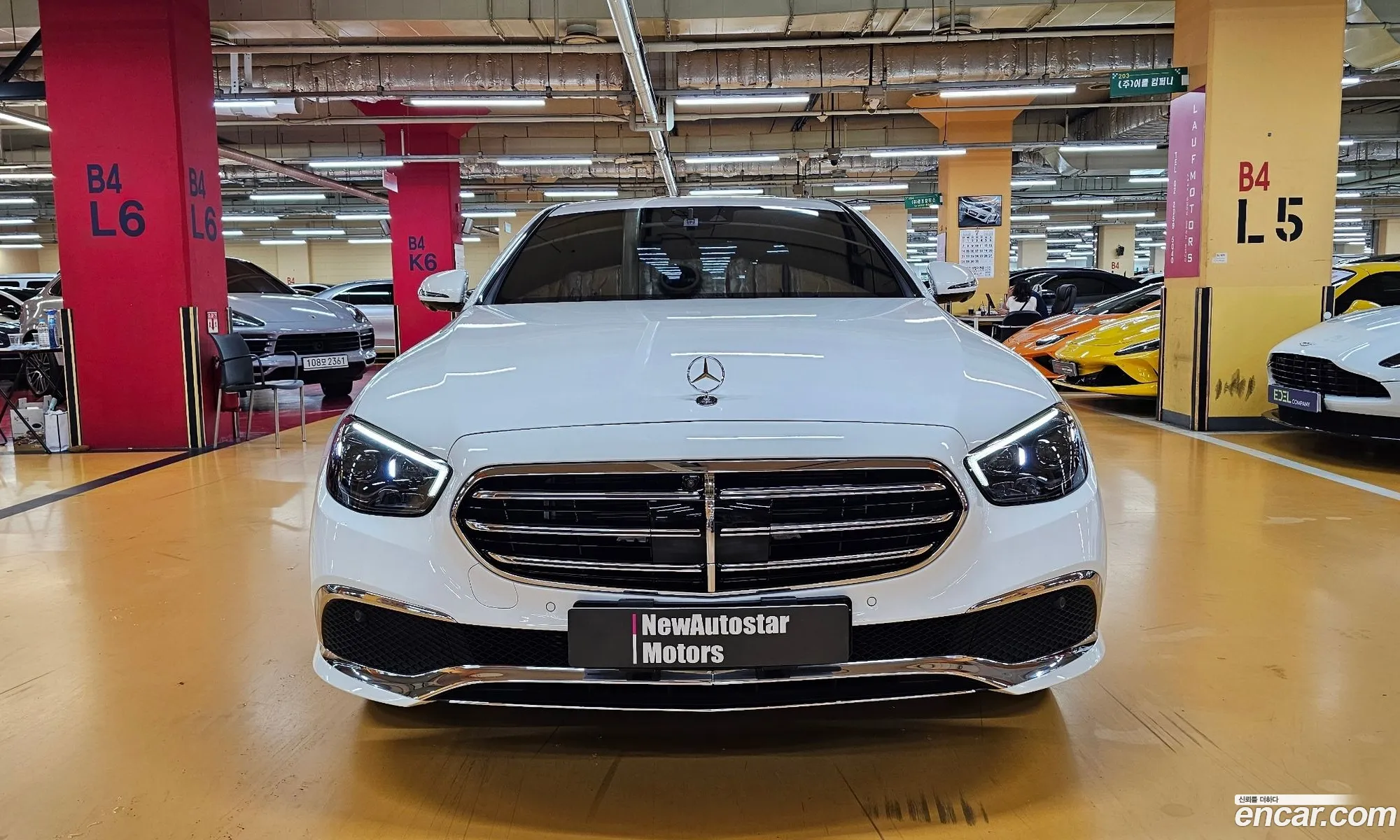 Mercedes-Benz E-Klasse E350 4Matic Exclusive 2023 - фотография 15631338