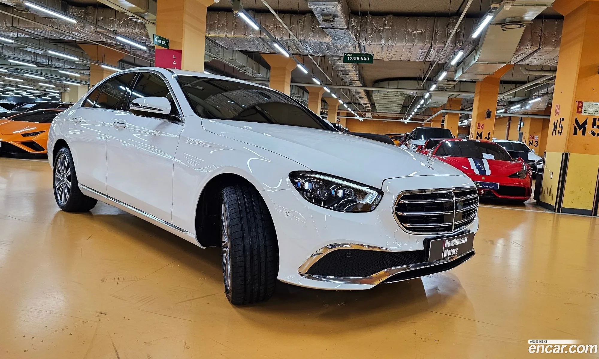 Mercedes-Benz E-Klasse E350 4Matic Exclusive 2023 - фотография 15631340