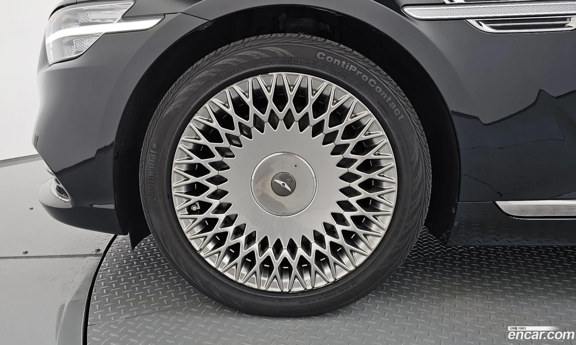 Genesis G90 I 38 Awd 2020 - фотография 567236