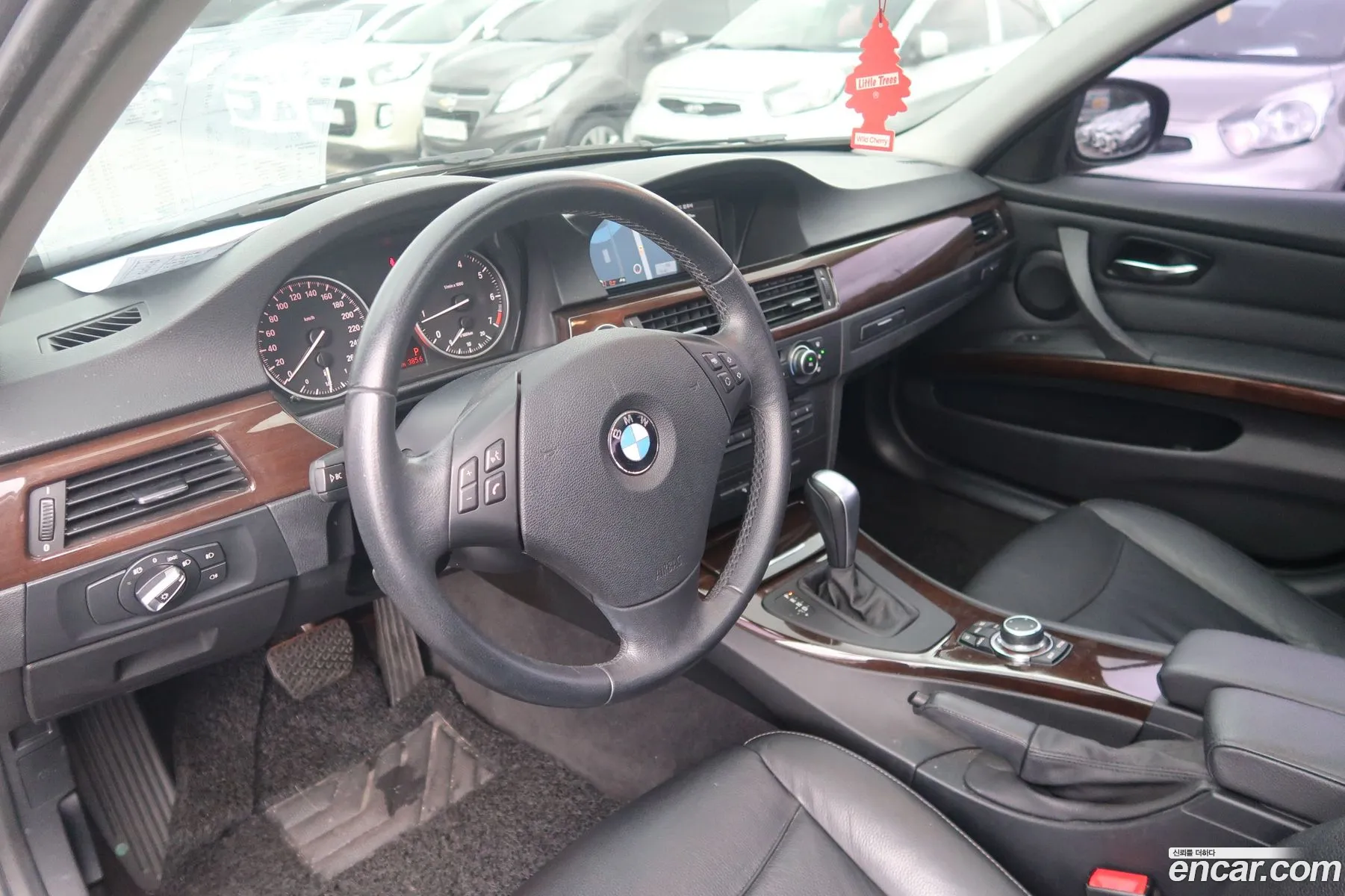 BMW 3Er 320I Sedan Cp 2011 - фотография 18034409