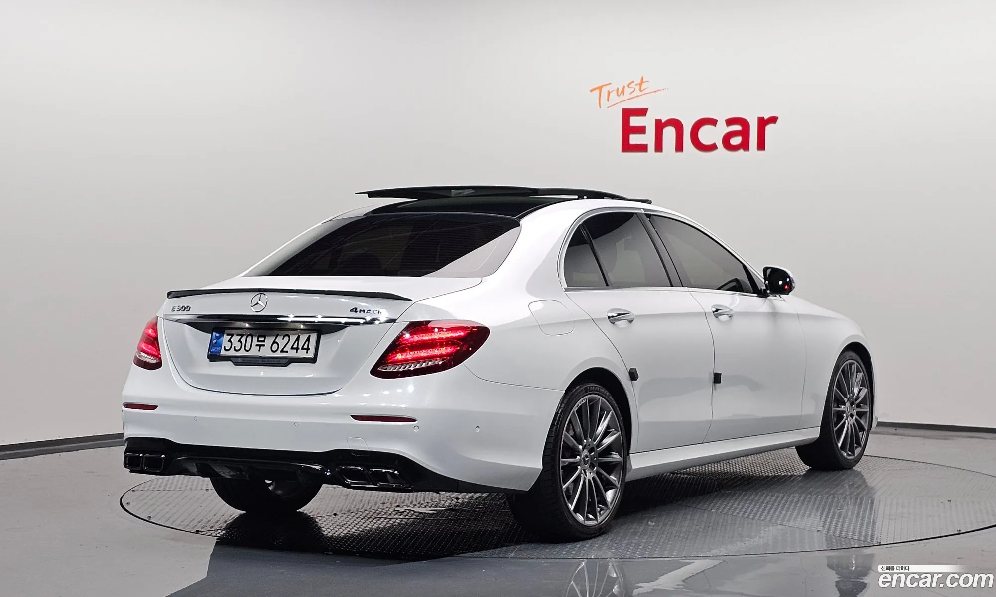 Mercedes-Benz E-Klasse E300 4Matic Amg Line 2017 - фотография 18580829