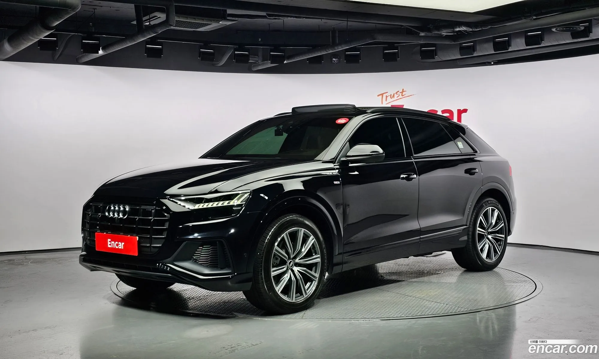 Audi Q8 I 55 Tfsi Quattro Premium 2021 - фотография 8392346