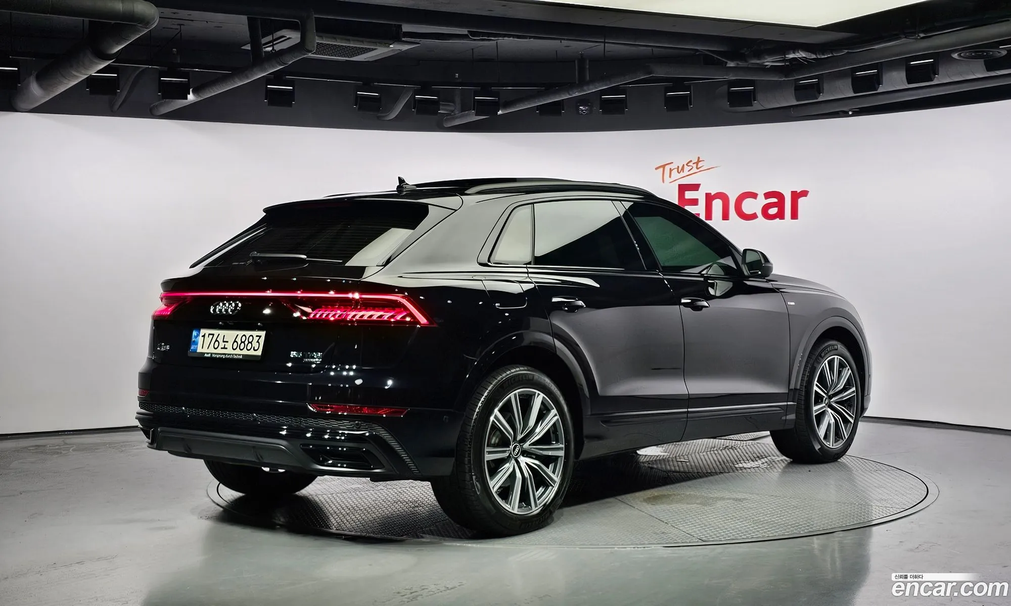 Audi Q8 I 55 Tfsi Quattro Premium 2021 - фотография 8392347