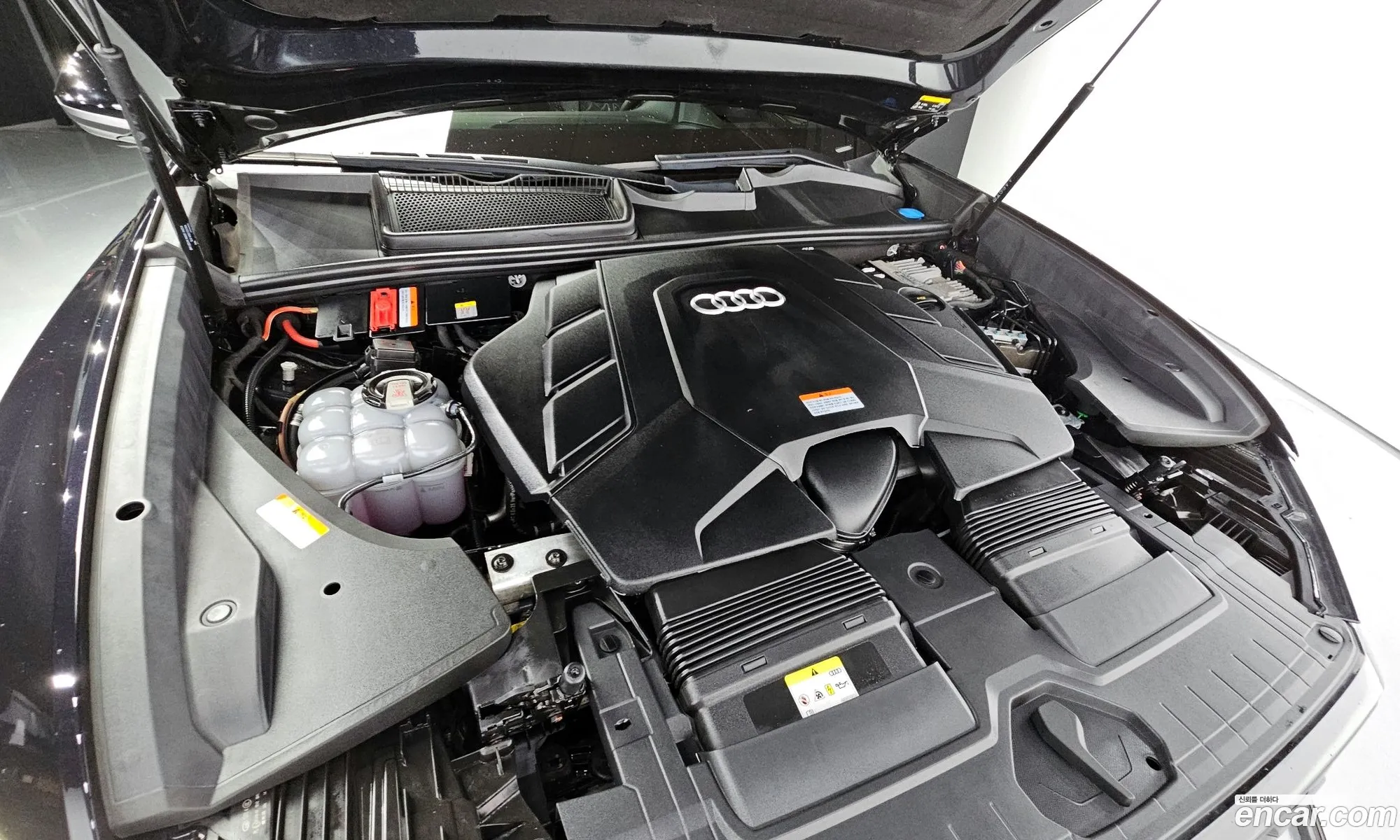 Audi Q8 I 55 Tfsi Quattro Premium 2021 - фотография 8392351