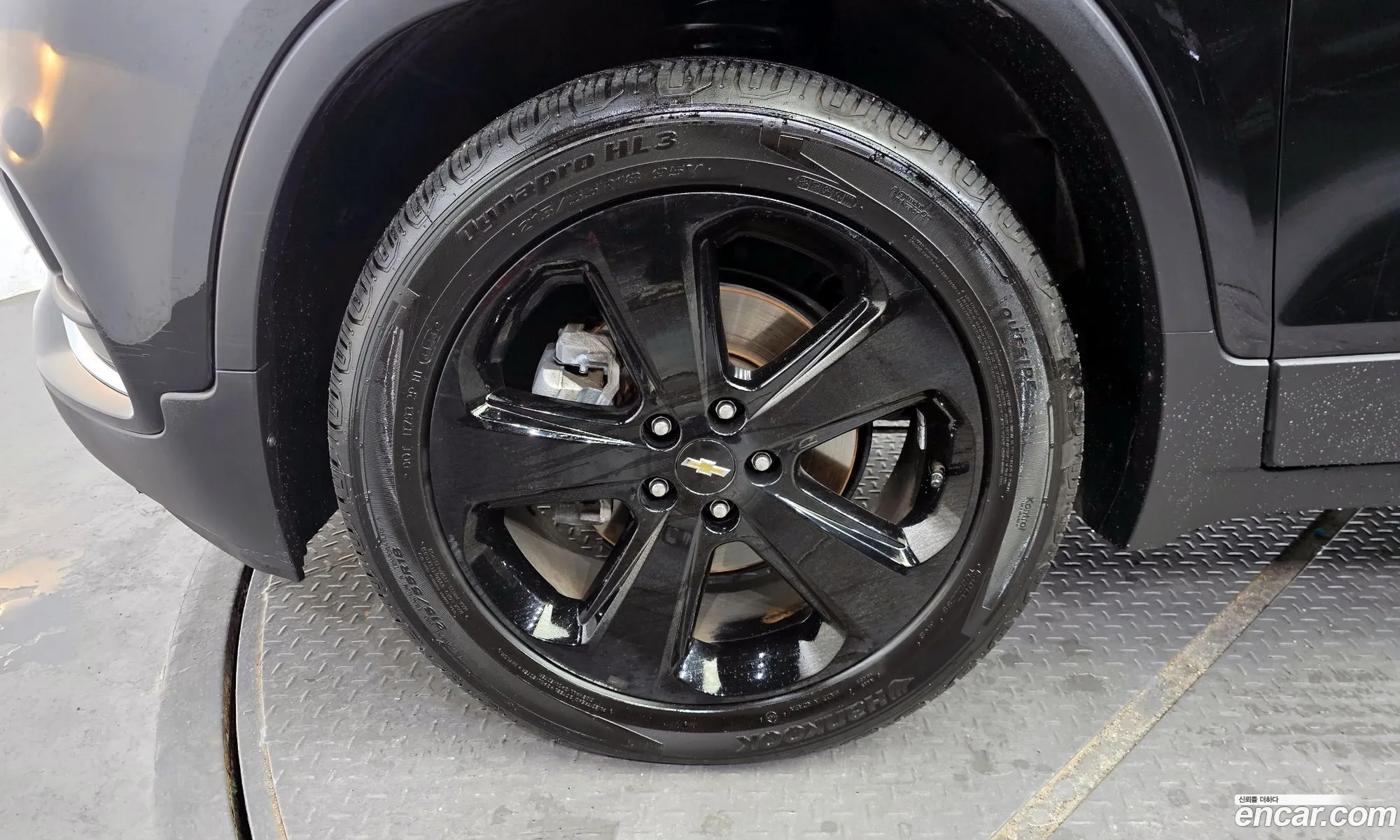 Chevrolet Trax I 14 Perfect Black 2018 - фотография 8439999
