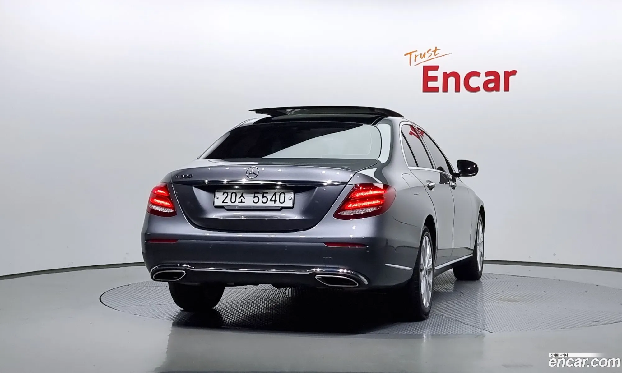 Mercedes E-Class W213 E300 Exclusive - фотография 18624011