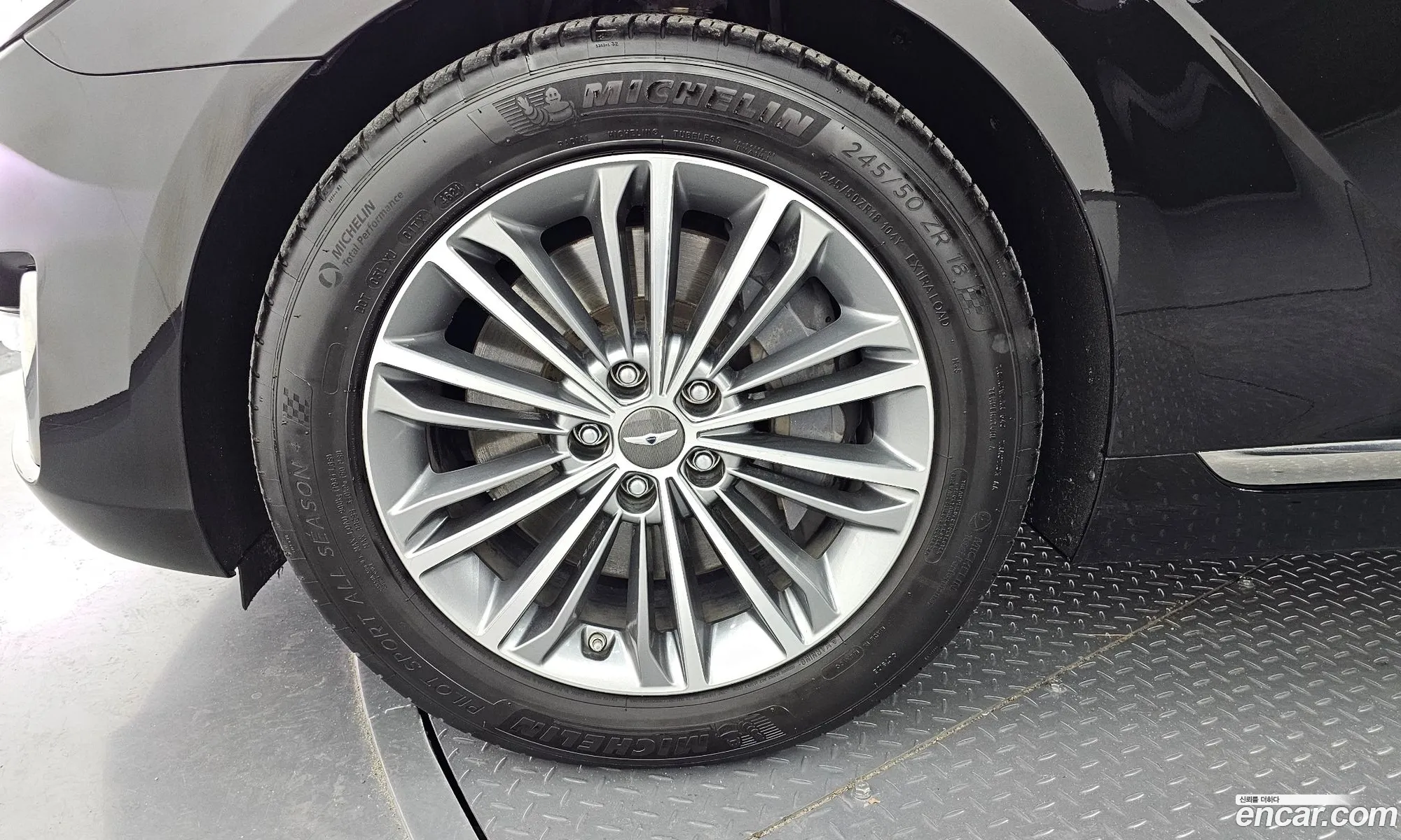 Genesis G90 I 38 Gdi Awd 2016 - фотография 573135
