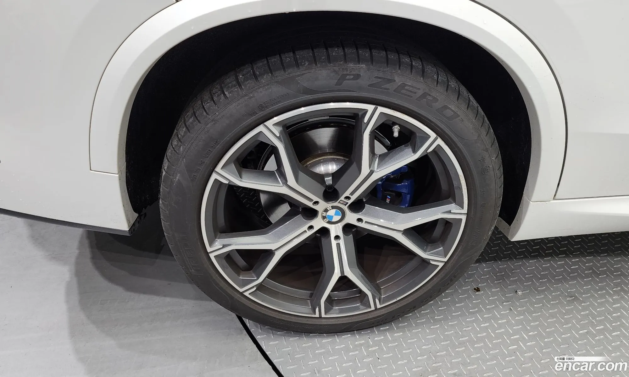 BMW X5 Iv G05 xDrive 40I M Sports 2022 - фотография 18000275