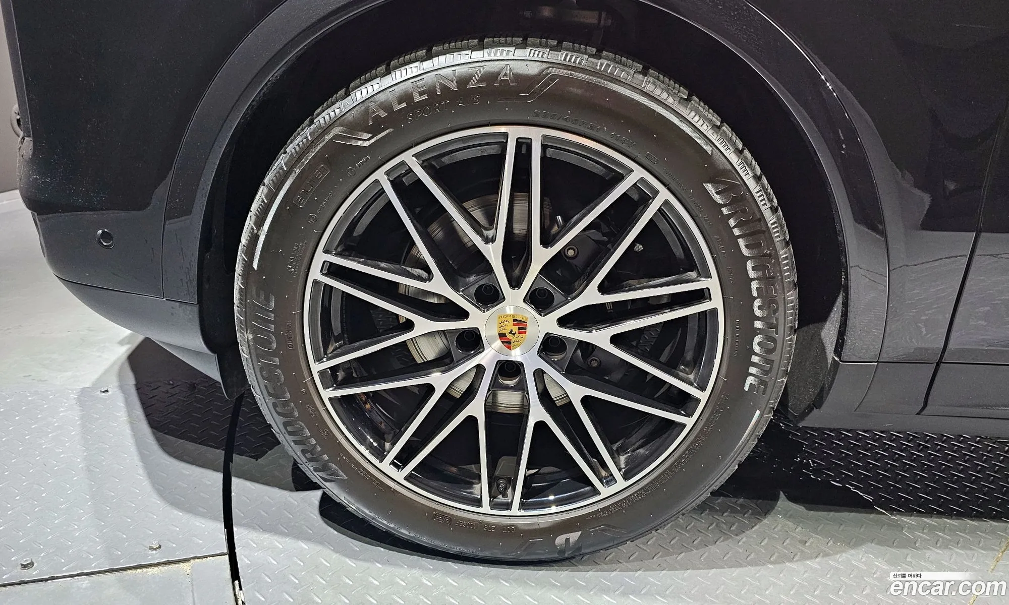 Porsche Cayenne 30 Coupe 2023 - фотография 941852