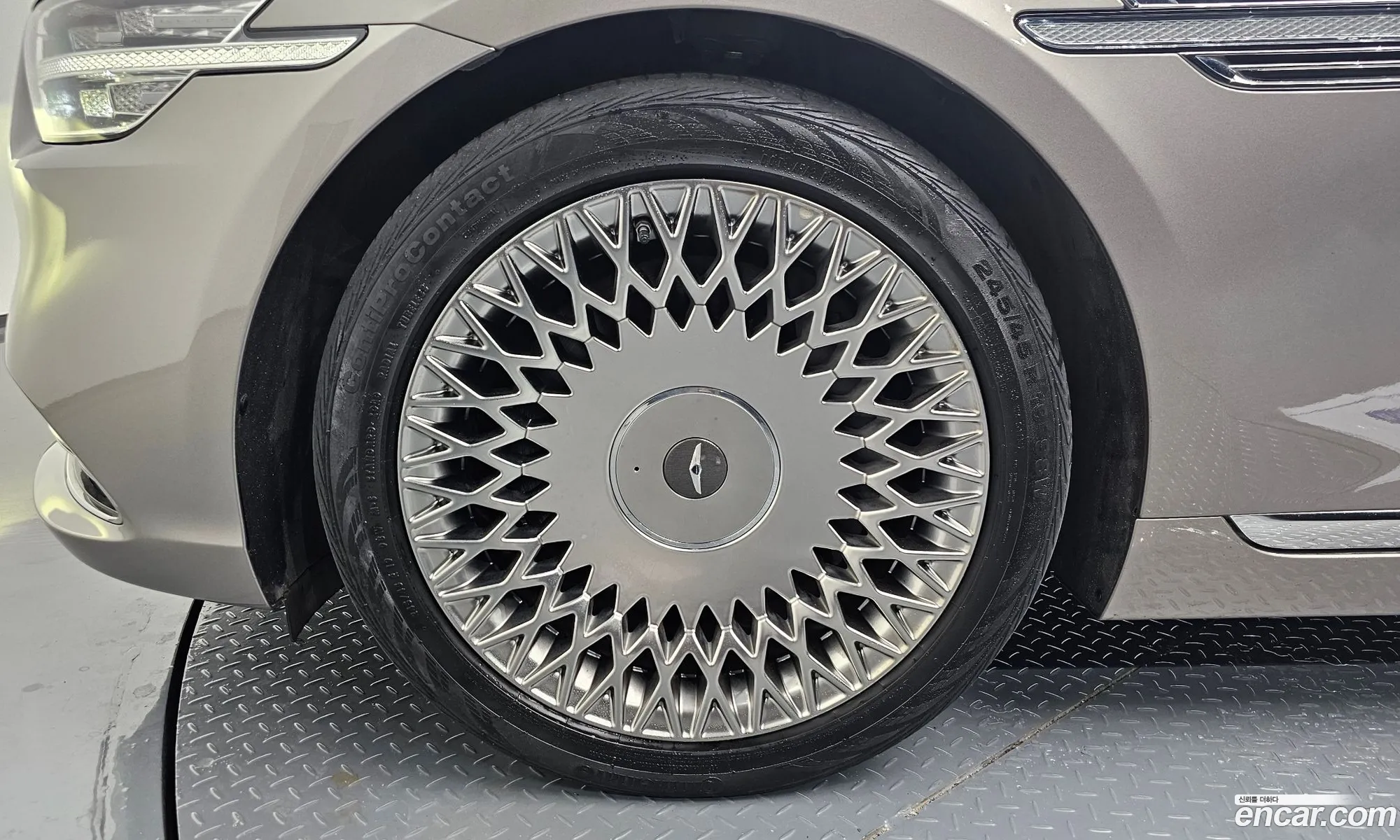 Genesis G90 I 38 Awd 2019 - фотография 567188