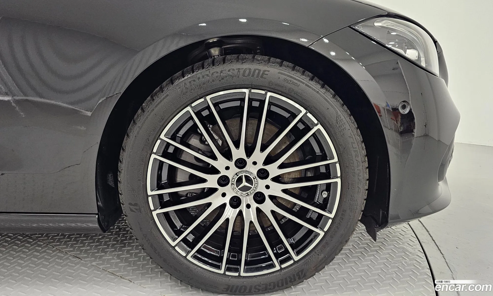 Mercedes-Benz C-Klasse C300 4Matic Avant Garde 2024 - фотография 16669105