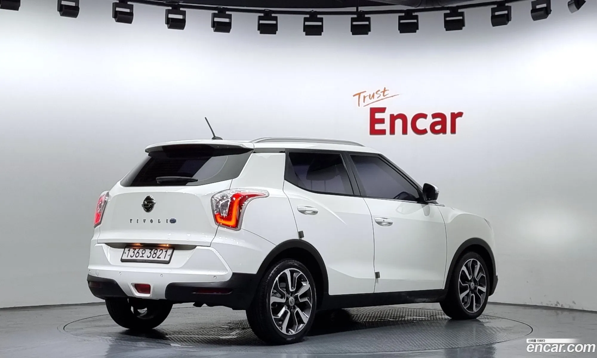 Kg Mobility Ssangyong Tivoli Diesel Lx 2Wd - фотография 8372426
