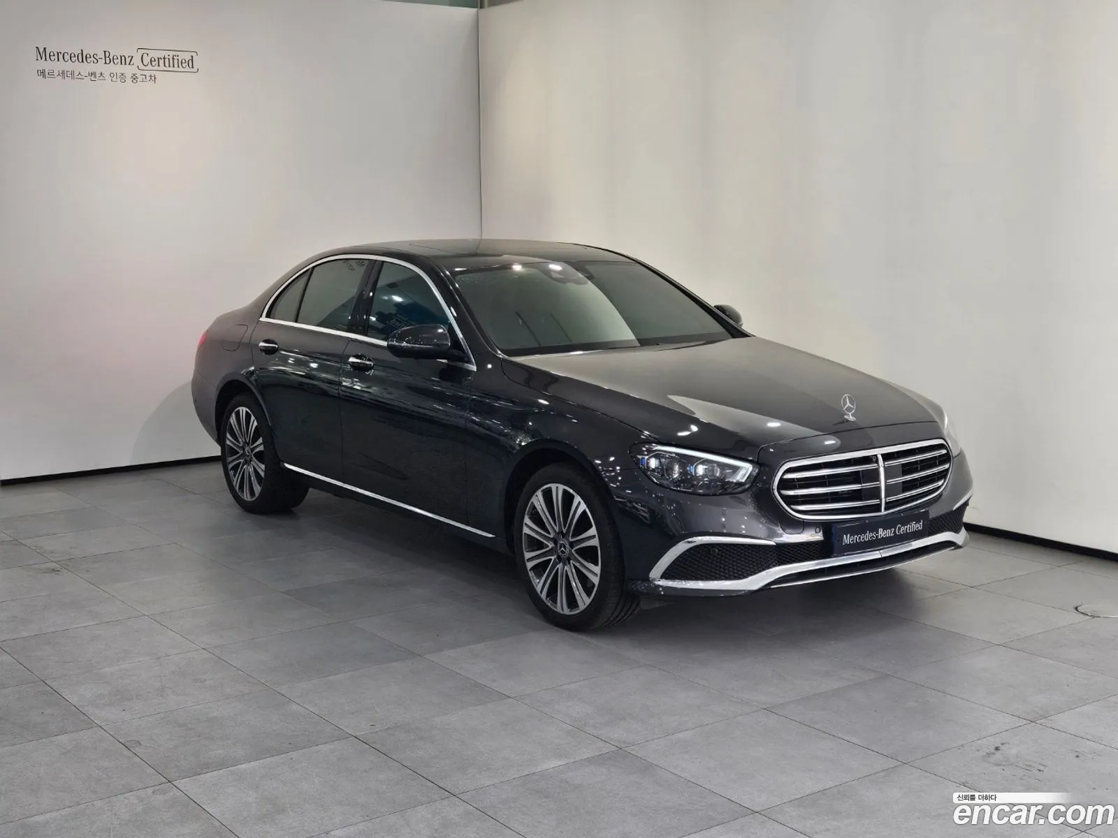 Mercedes-Benz E-Klasse E350 4Matic Exclusive 2023 - фотография 16704879