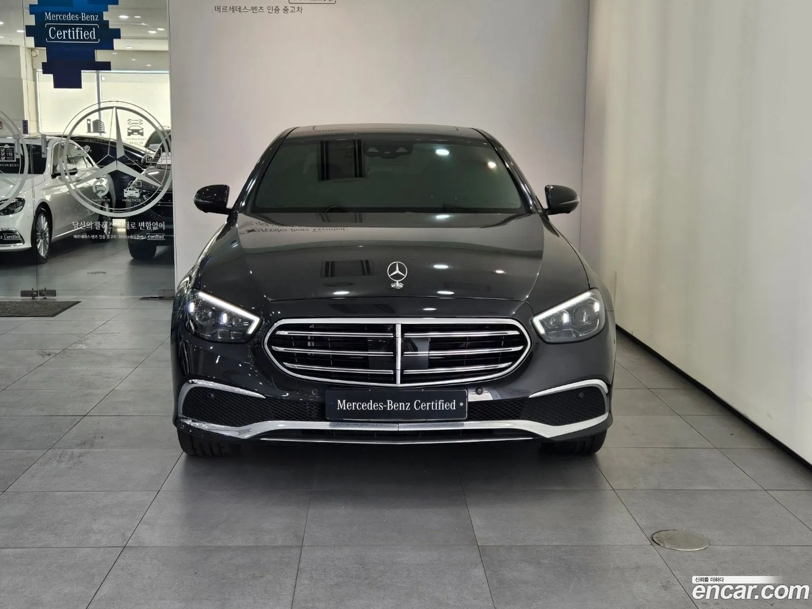 Mercedes-Benz E-Klasse E350 4Matic Exclusive 2023 - фотография 16704881
