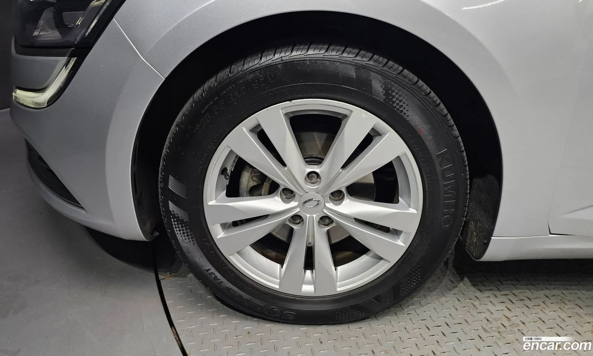 Renault Samsung Sm6 20 Lpe Se Rental Car 2019 - фотография 18836004