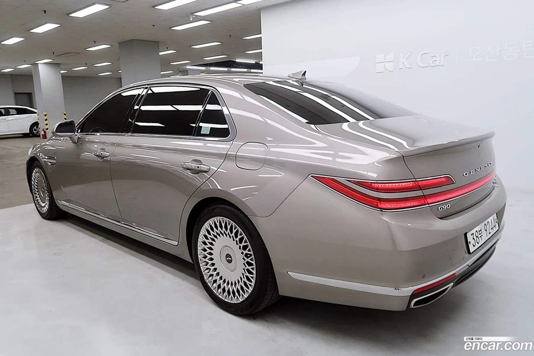 Genesis G90 I 38 Awd 2019 - фотография 488776