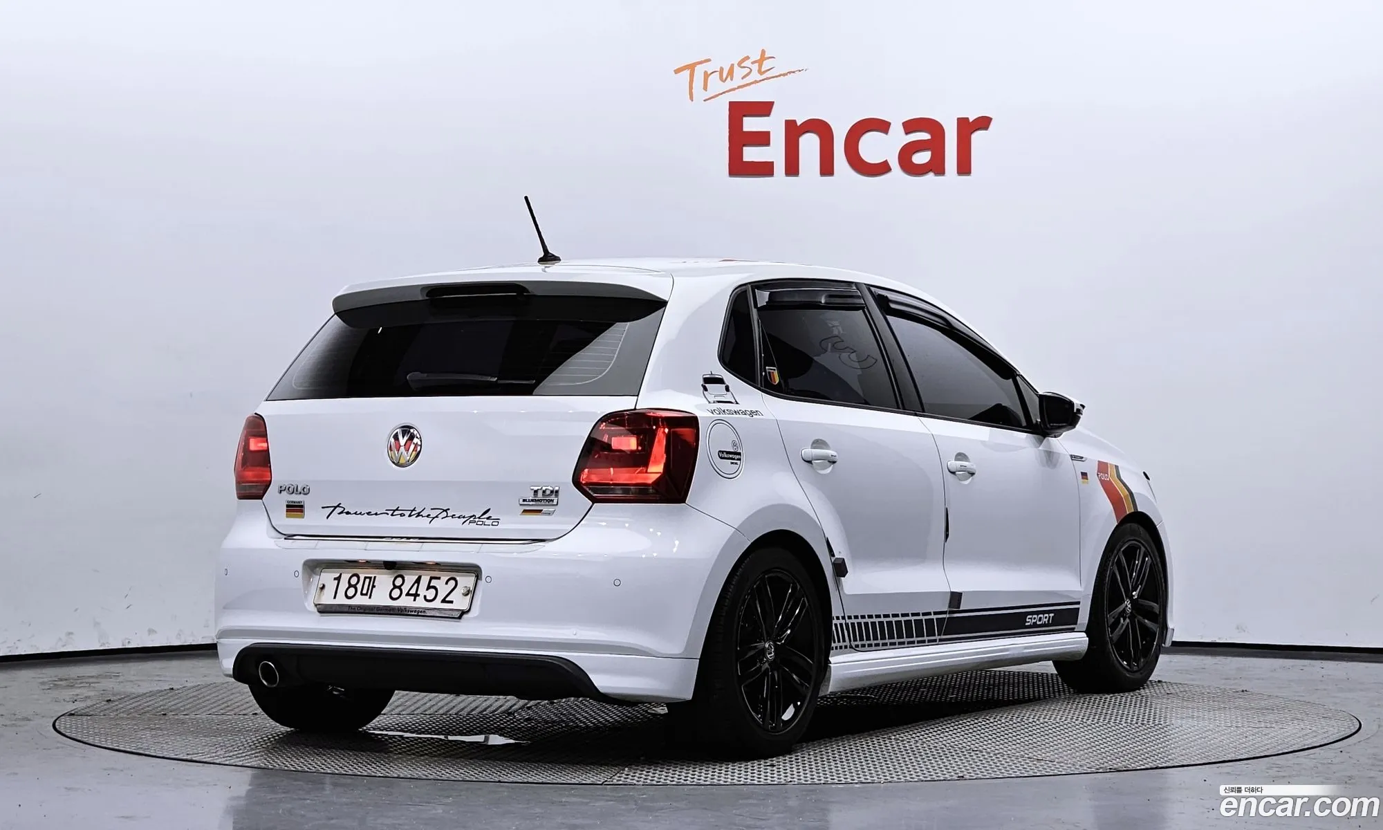 Volkswagen Polo V 14 Tdi R-Line 2015 - фотография 7088861