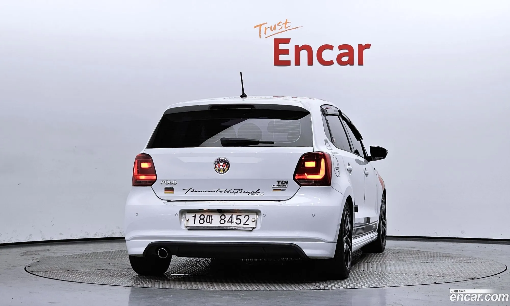 Volkswagen Polo V 14 Tdi R-Line 2015 - фотография 7088863