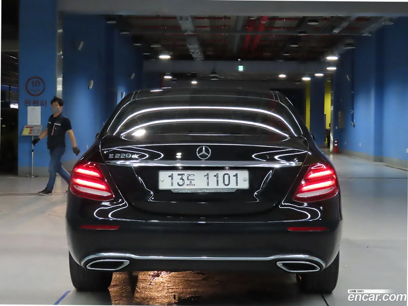 Mercedes-Benz E-Klasse E220D Exclusive 2017 - фотография 15101134