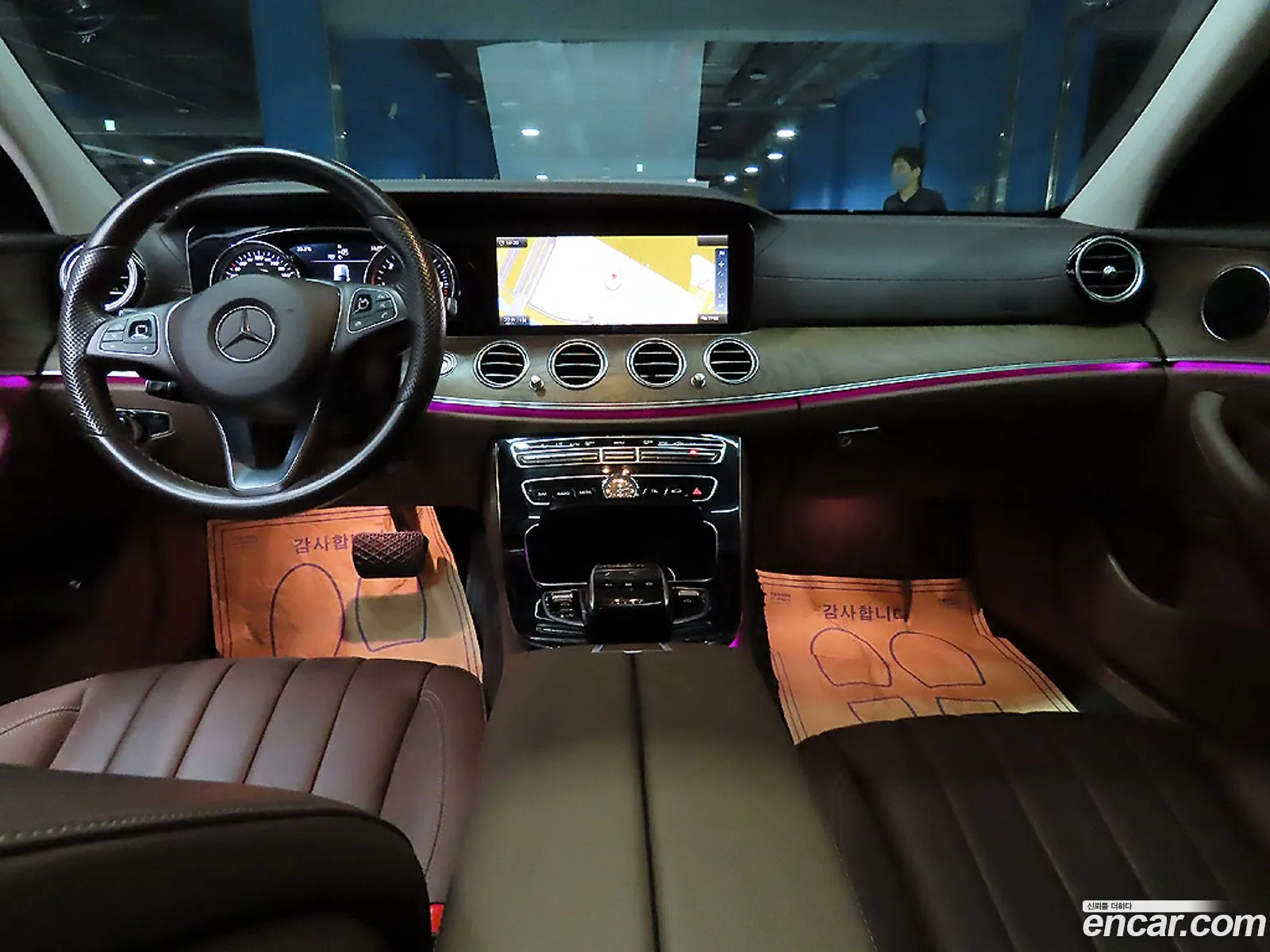 Mercedes-Benz E-Klasse E220D Exclusive 2017 - фотография 15101136