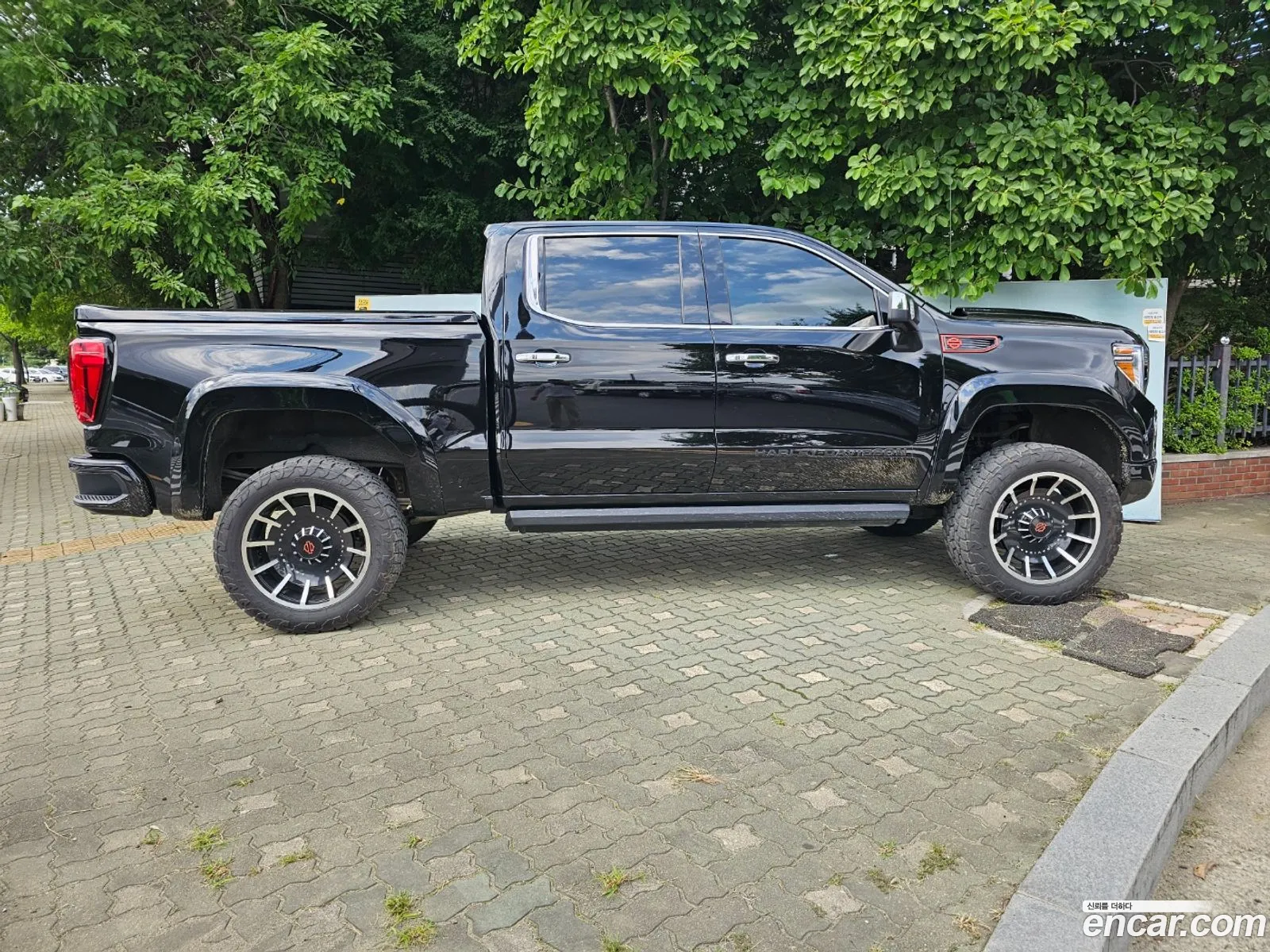 GMC Sierra 1500 Harley-Davidson Edition - фотография 3485892