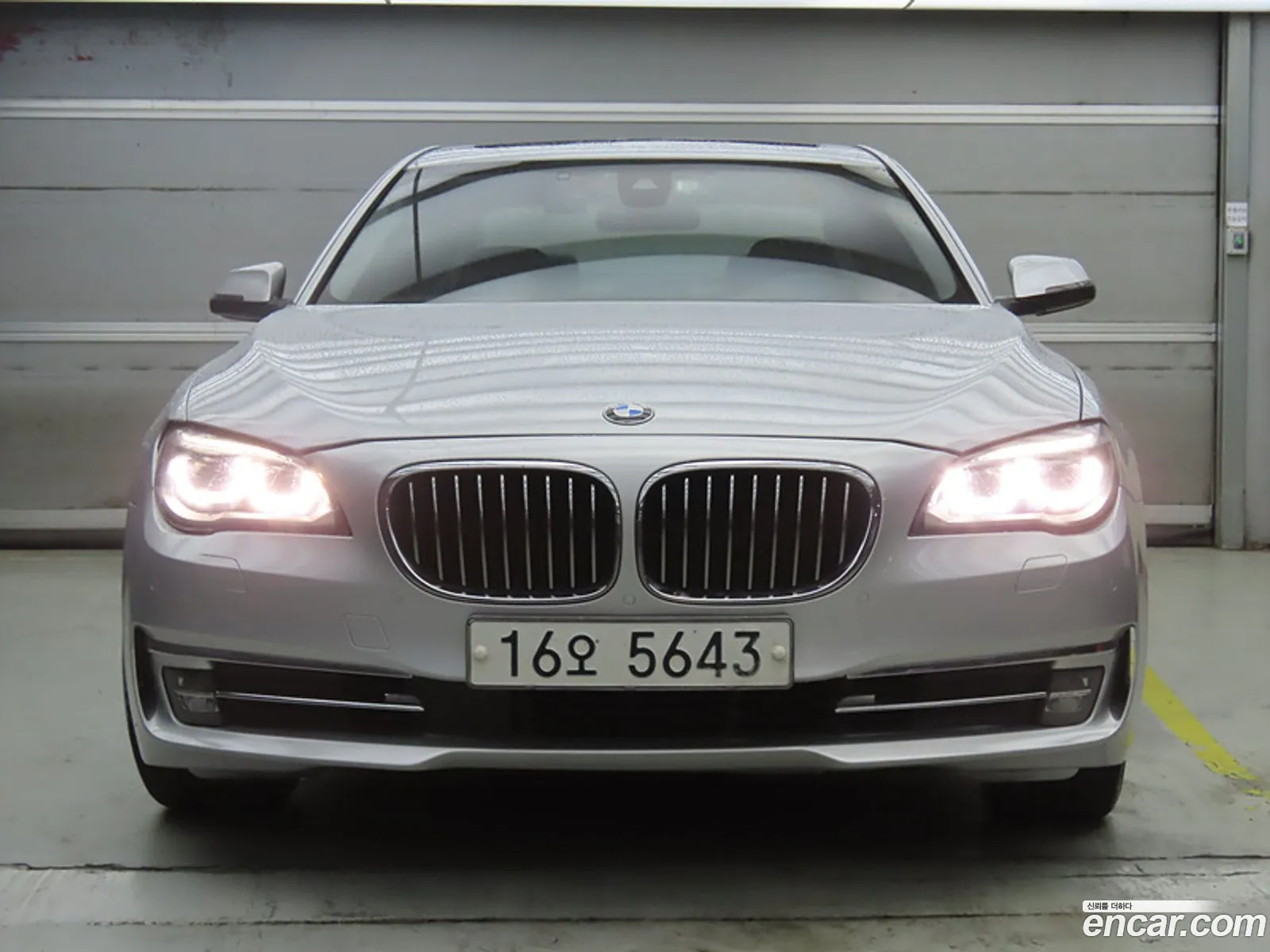 BMW 7Er V F01F02F04 730D 2013 - фотография 17279221