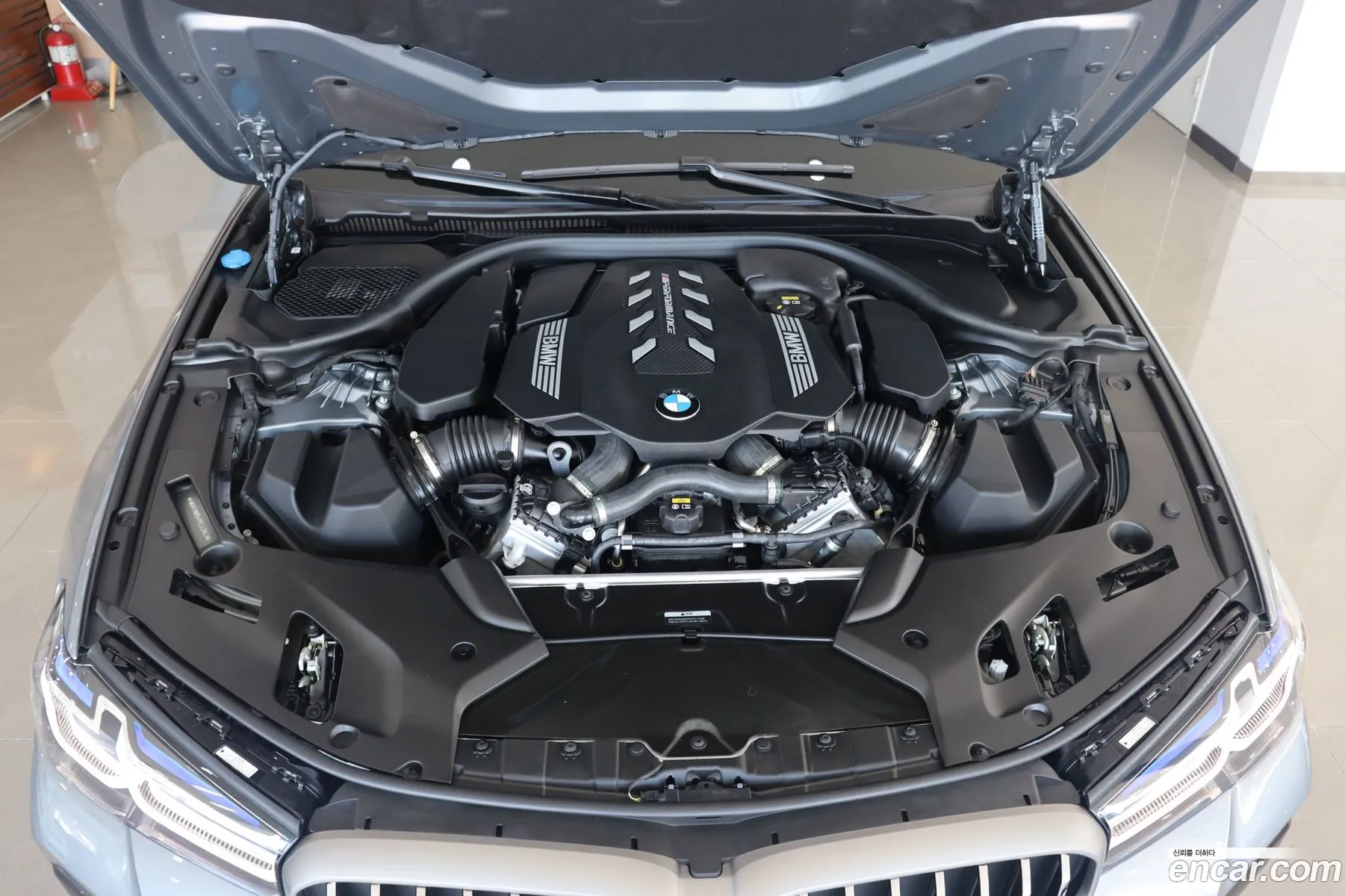 BMW 5Er M550I xDrive 2023 - фотография 17292569