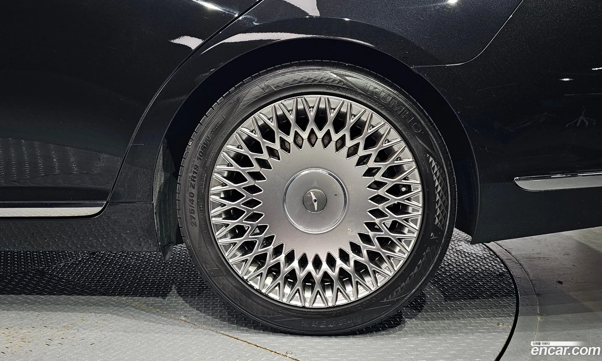Genesis G90 I 38 Awd 2019 - фотография 375413
