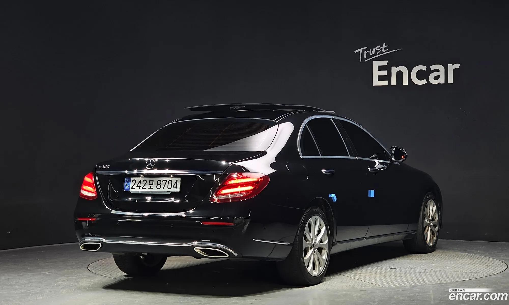 Mercedes-Benz E-Klasse E300 Exclusive 2017 - фотография 18507752