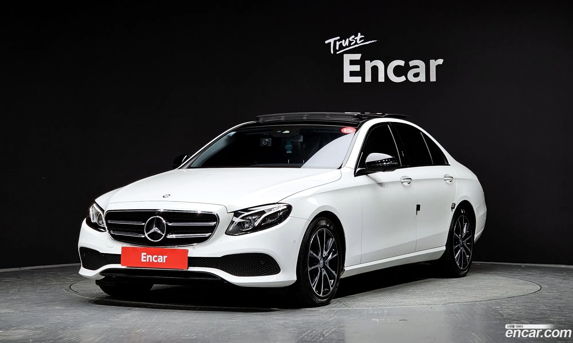 Mercedes-Benz E-Klasse E300 Avantgarde 2017 - фотография 18659833