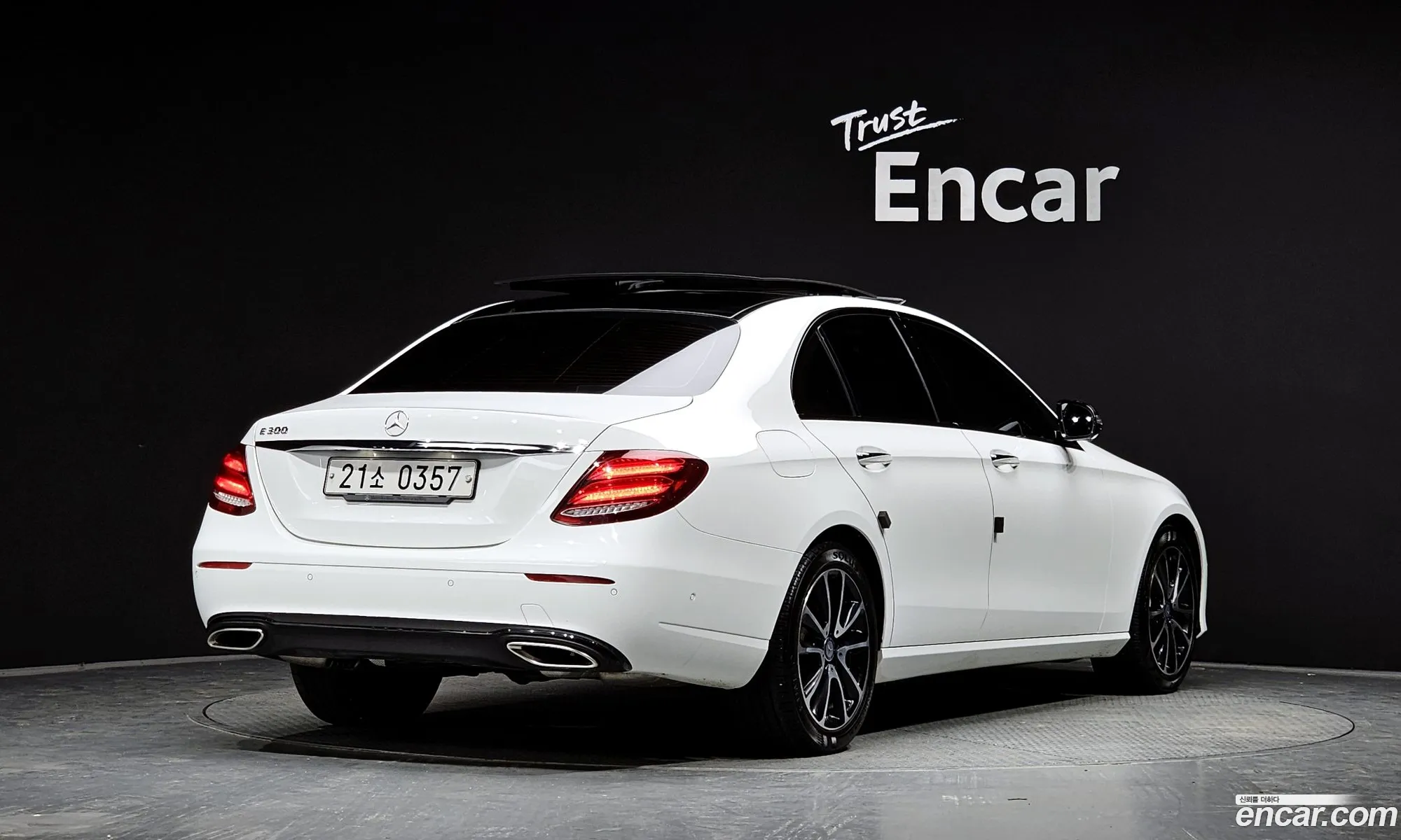 Mercedes-Benz E-Klasse E300 Avantgarde 2017 - фотография 18659834