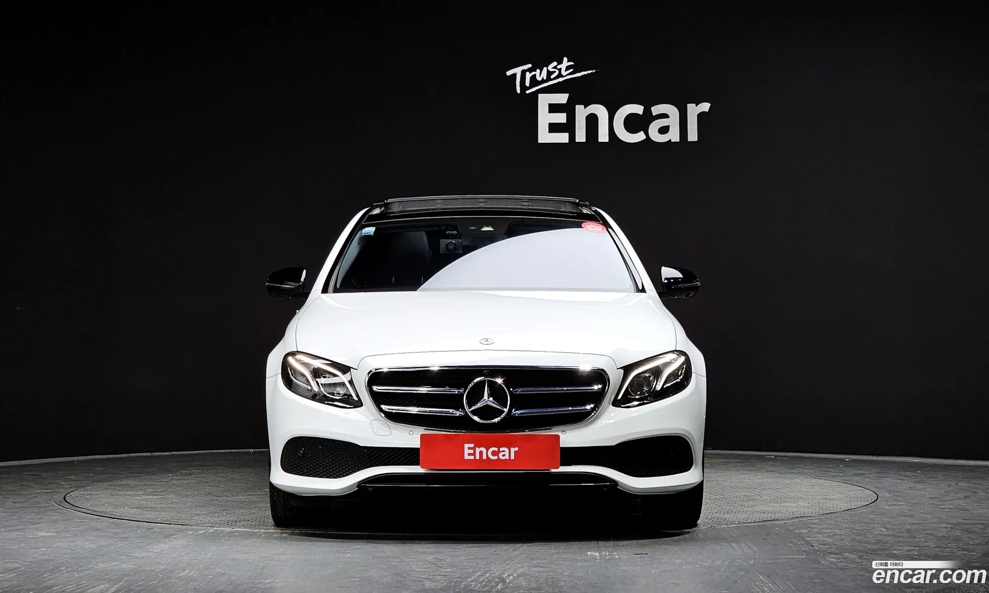 Mercedes-Benz E-Klasse E300 Avantgarde 2017 - фотография 18659835