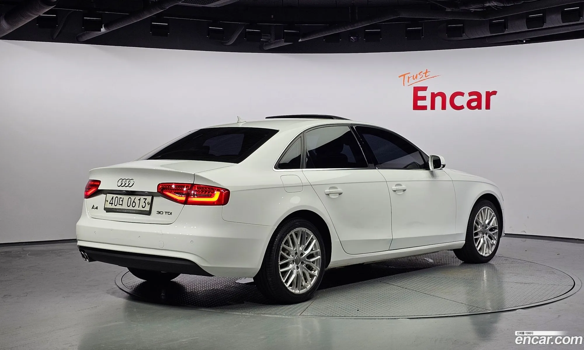 Audi New A4 30 Tdi Dynamic B8 - фотография 8392335