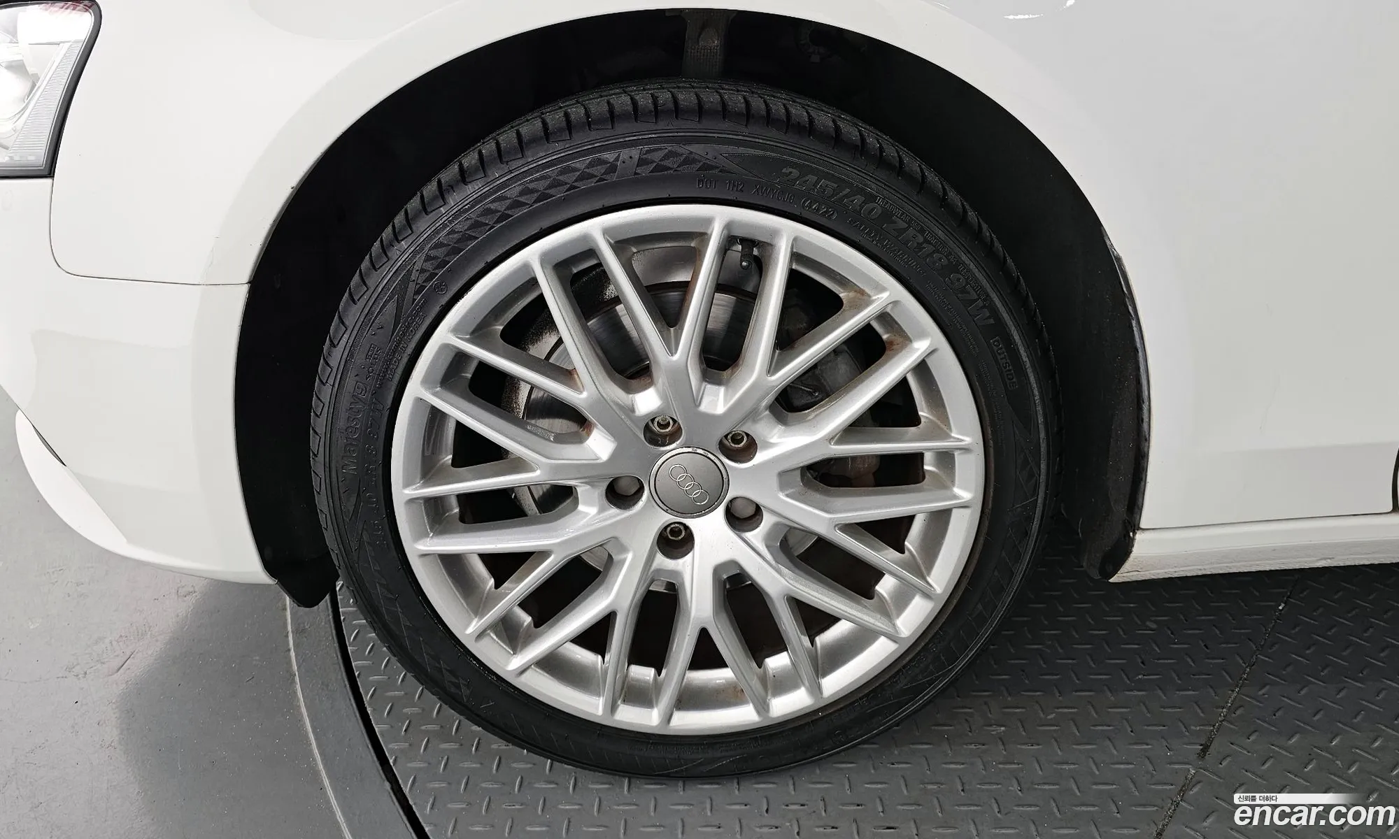 Audi New A4 30 Tdi Dynamic B8 - фотография 8392338
